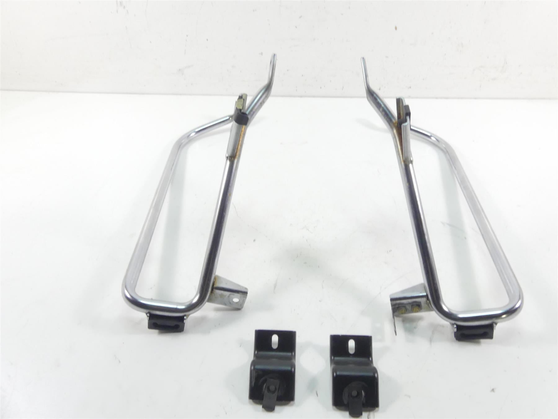 2011 Harley Touring FLTRU Road Glide Saddlebag Mount Holder Rail Set 49206-09A | Mototech271