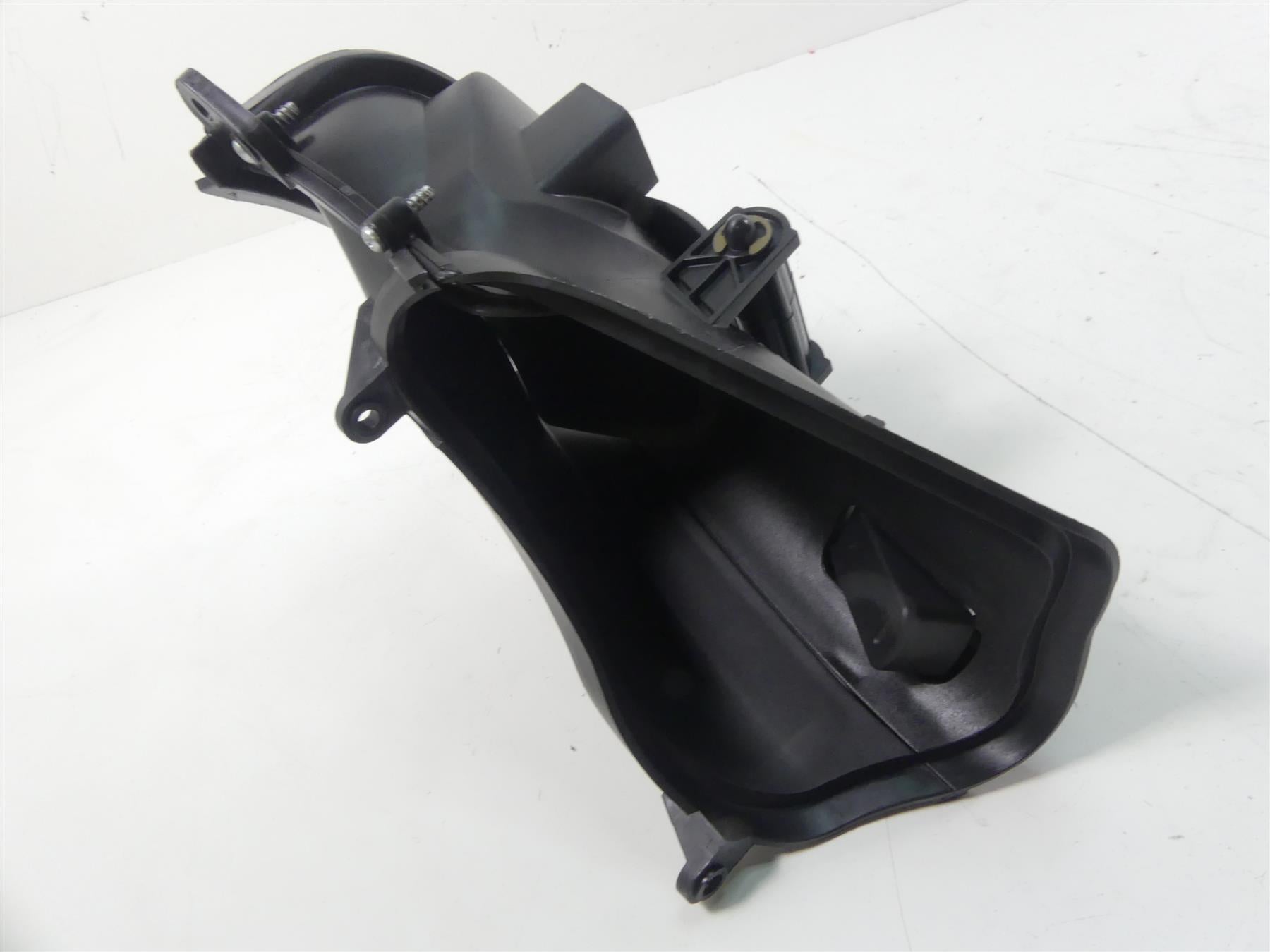 2016 Harley Touring FLTRX Road Glide Left Air Duct Intake Vent Ram 29200070 {{ shop.shopifyCountryName }} - Mototech271
