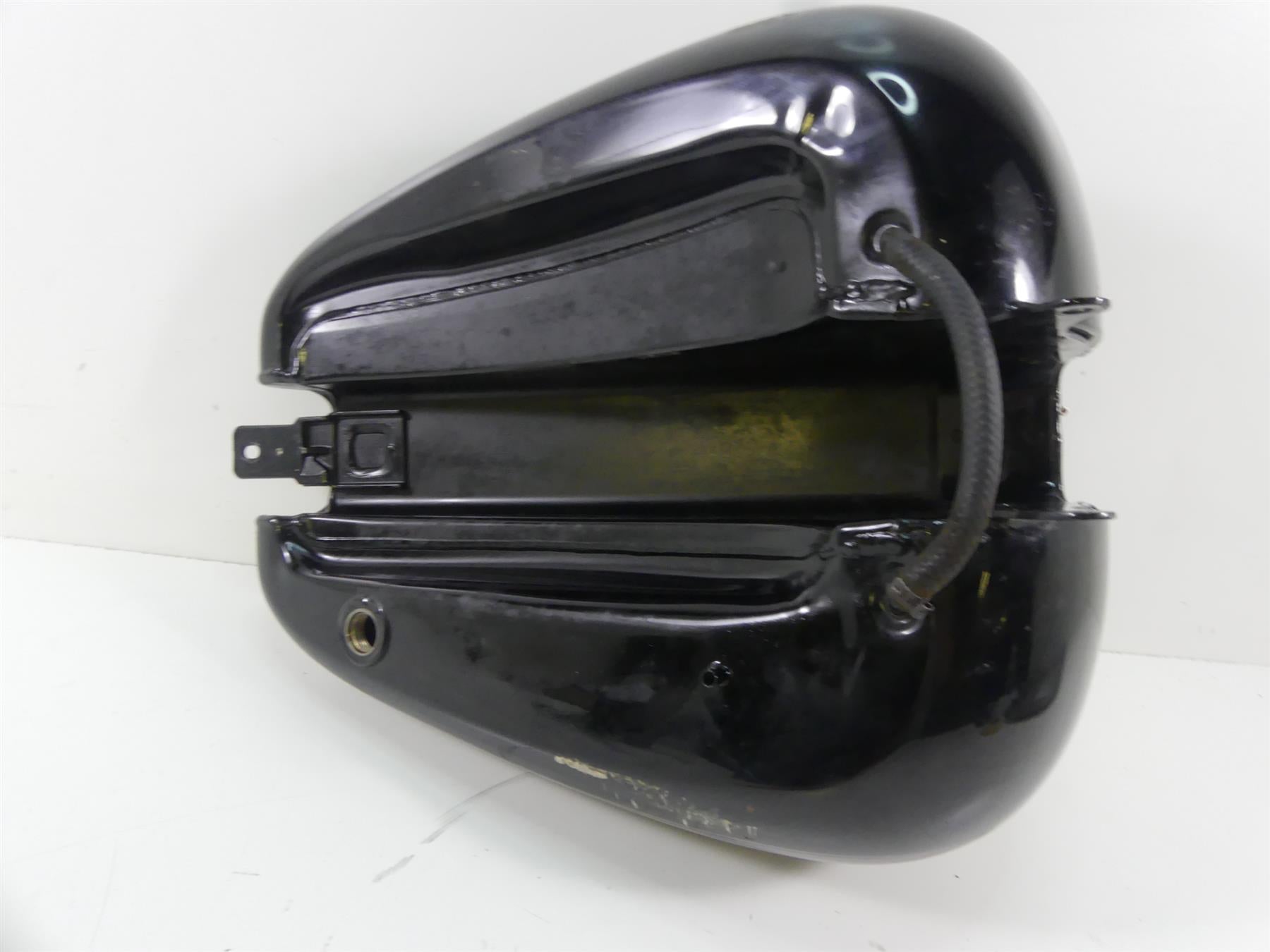 2004 Harley Softail FLSTFI Fat Boy Fuel Gas Petrol Tank Reservoir -Dent 61625-01 {{ shop.shopifyCountryName }} - Mototech271