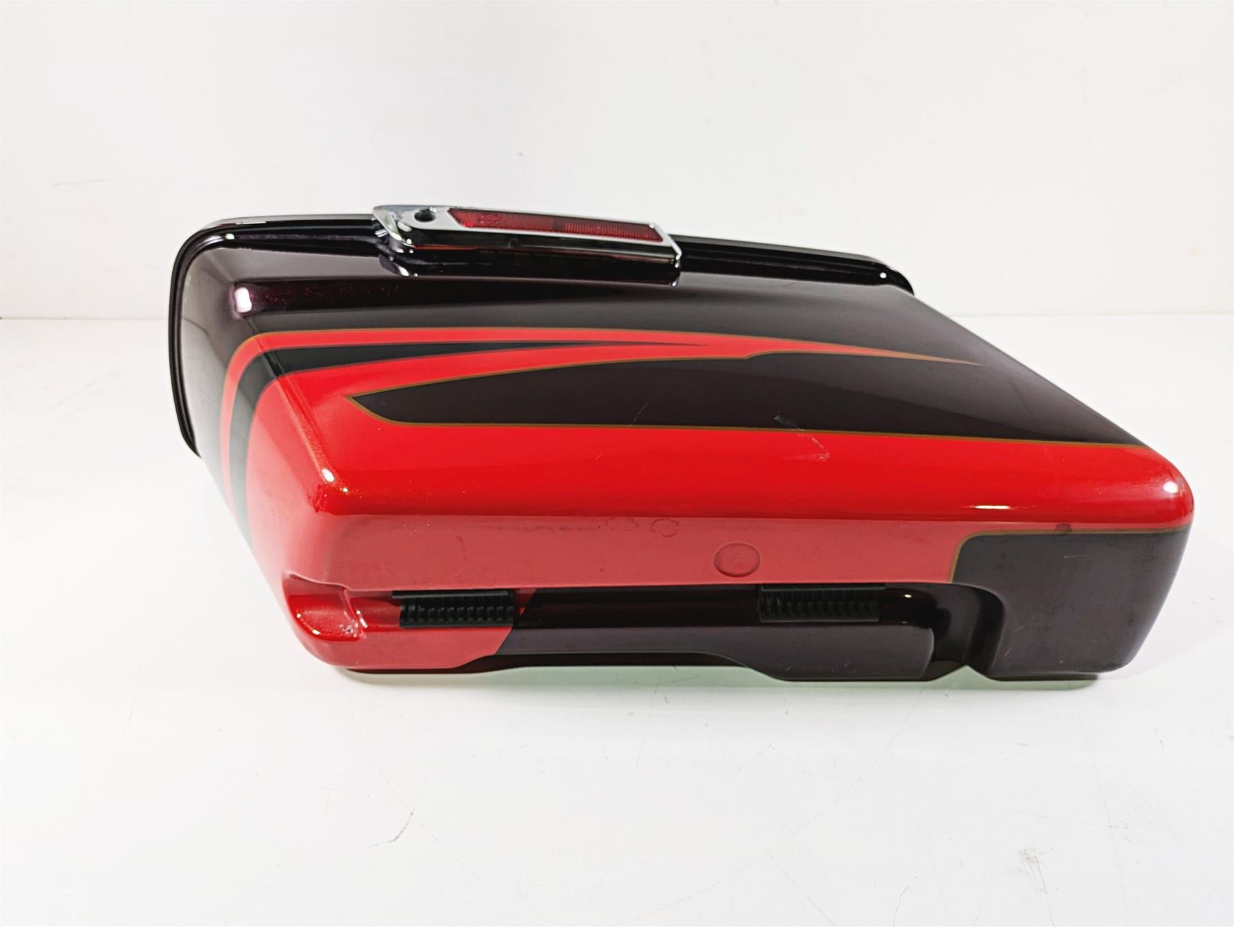 2017 Harley Touring FLHTKSE CVO E-Glide Left Saddlebag Black Garnet 90200414 {{ shop.shopifyCountryName }} - Mototech271