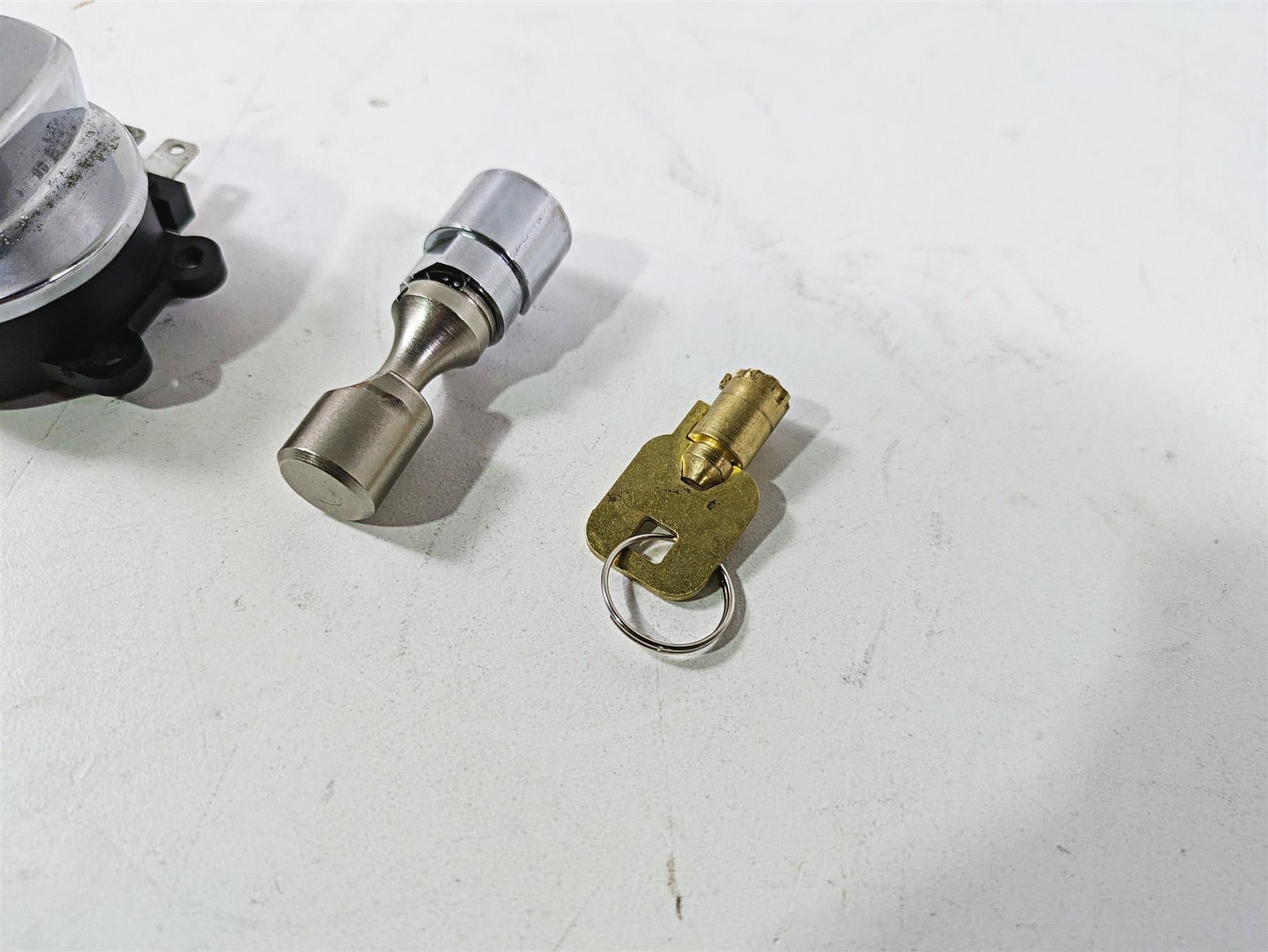 2008 Harley FLSTSB Cross Bones Ignition Switch Key Lock Set 71450-04 {{ shop.shopifyCountryName }} - Mototech271