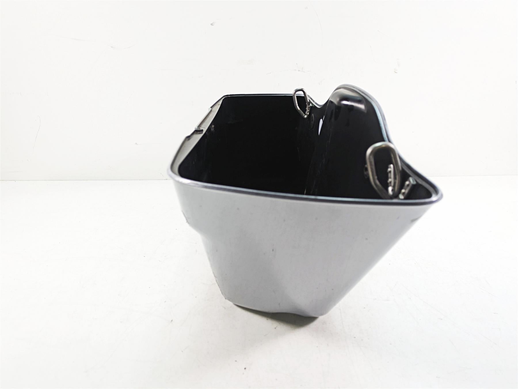 2020 Harley Touring FLHX Street Glide Right Lower Saddlebag Bottom 90200412 {{ shop.shopifyCountryName }} - Mototech271
