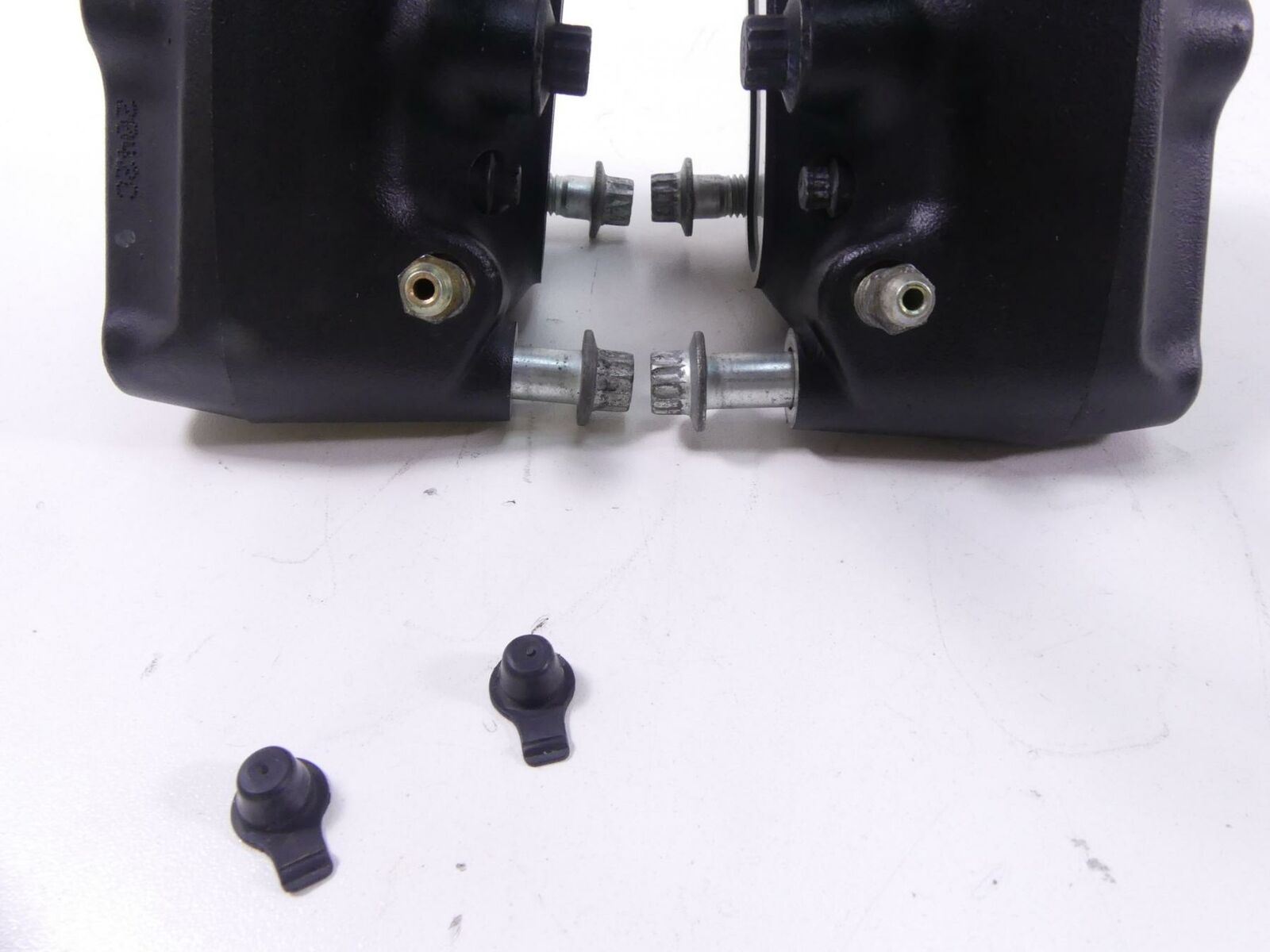 2003 Harley Touring FLHTCI Electra Glide Front Brake Calipers 44023-00C 44046-00 {{ shop.shopifyCountryName }} - Mototech271
