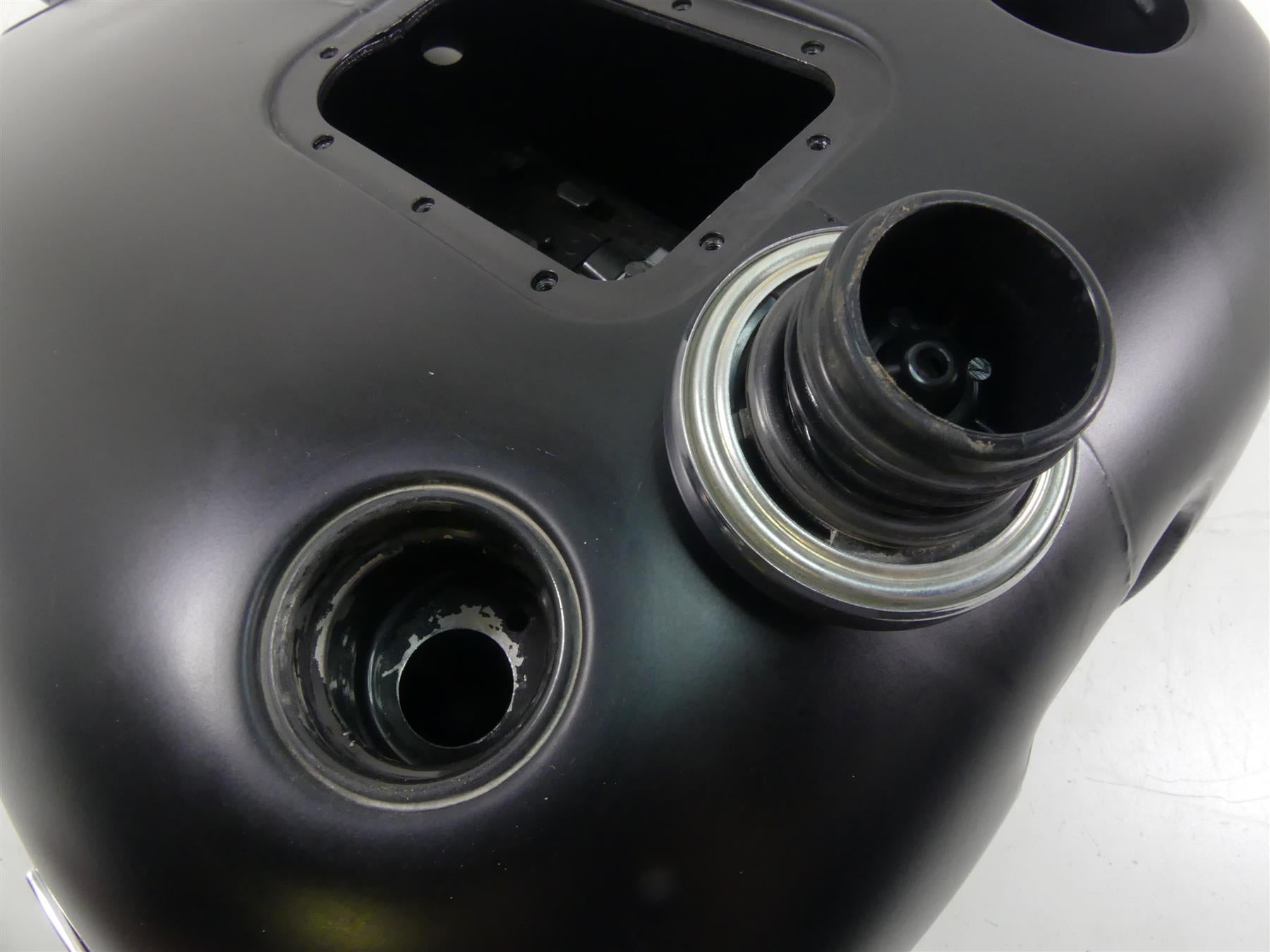 2017 Harley FLS Softail Slim Nice Fuel Gas Petrol Tank Reservoir 61625-11 {{ shop.shopifyCountryName }} - Mototech271