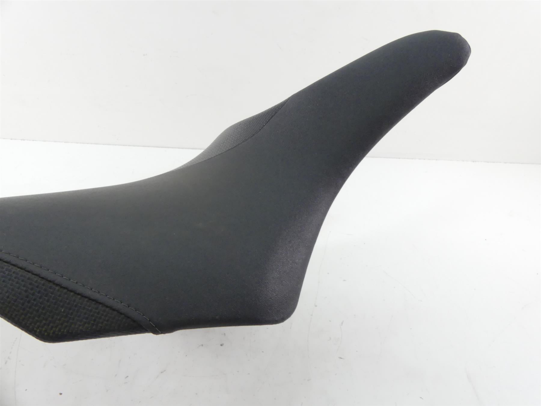 2013 Yamaha VMX17 V-Max 1700 Front Driver Rider Saddle Seat 2S3-24710-10-00 {{ shop.shopifyCountryName }} - Mototech271