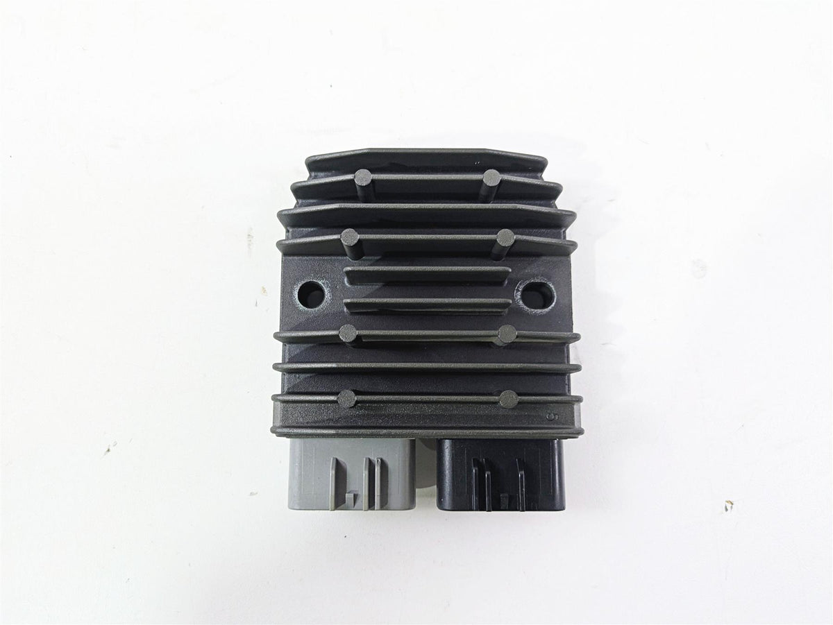 2009 Yamaha FZ1 FZS10 Fazer Rectifier Voltage Regulator FH012AA 1D7-81960-01-00 {{ shop.shopifyCountryName }} - Mototech271