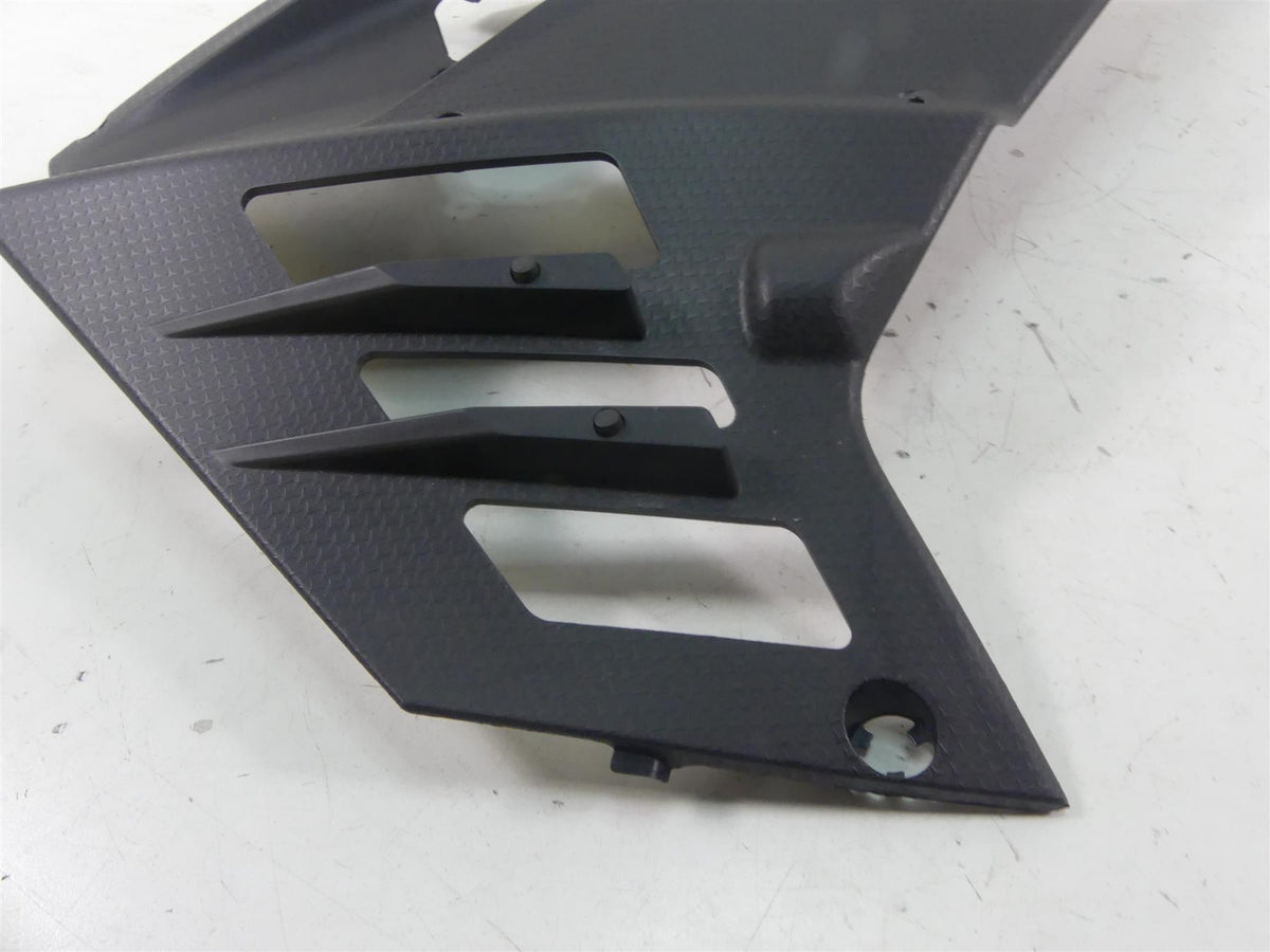 2021 Aprilia RS 660 Right Side Black Fairing Cover Cowl Guard 2B006622 {{ shop.shopifyCountryName }} - Mototech271