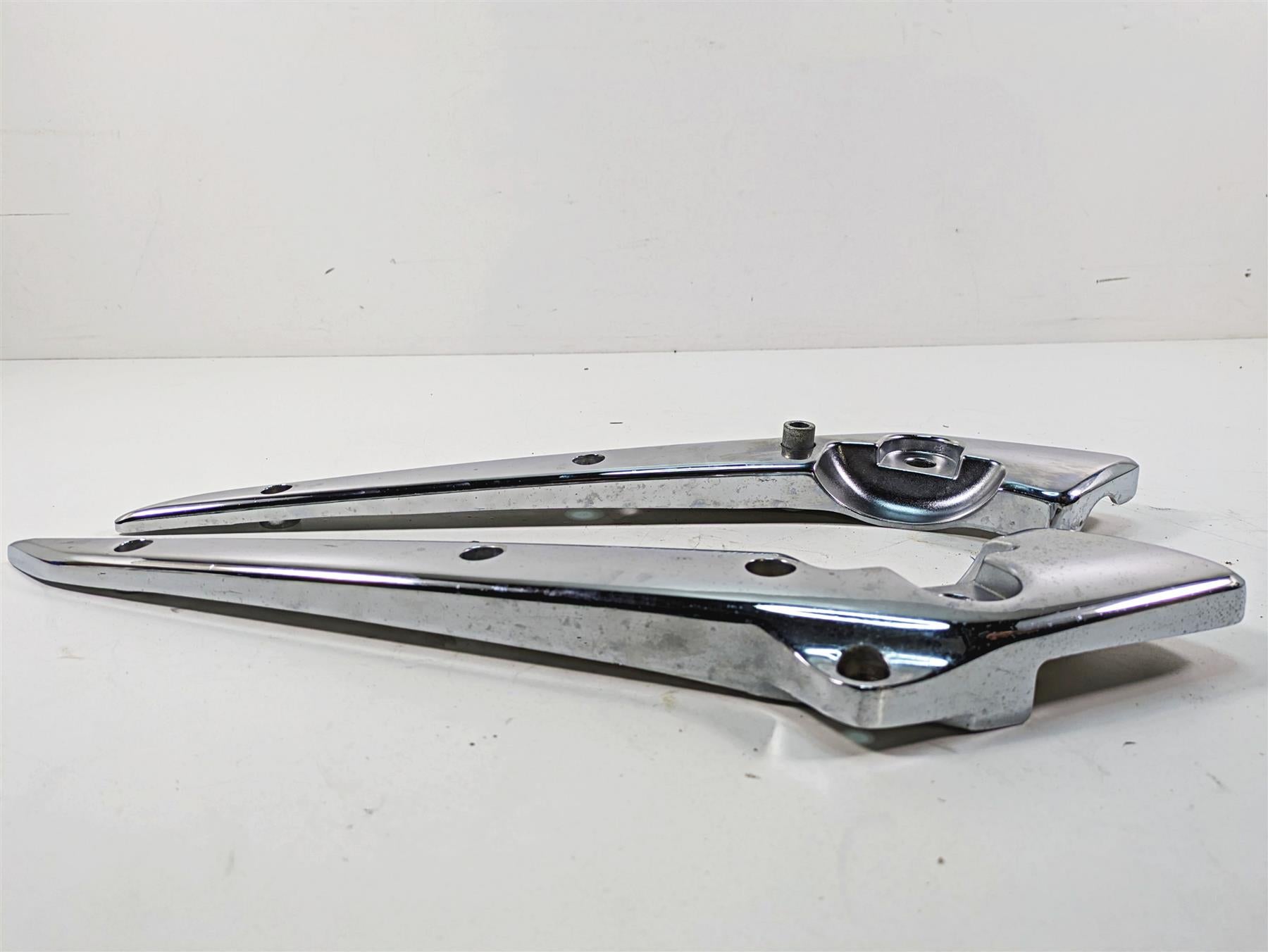 2006 Honda V-Twin VTX1300 R Rear Chrome Fender Frame Struts Braces 77330-MCV-000 {{ shop.shopifyCountryName }} - Mototech271