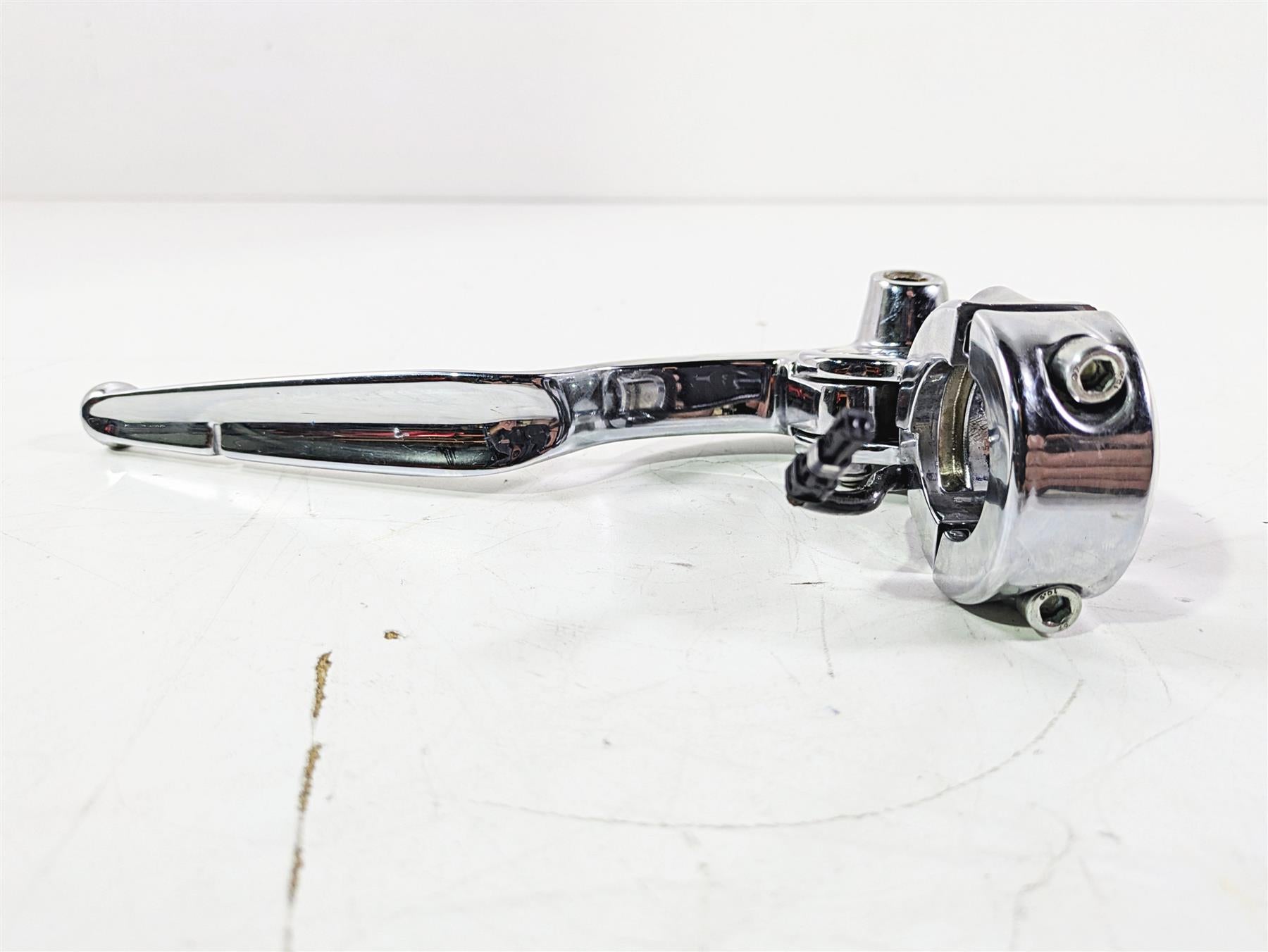 2019 Indian Chieftain Limited Chrome Clutch Perch & Lever 1327351 1323612 {{ shop.shopifyCountryName }} - Mototech271