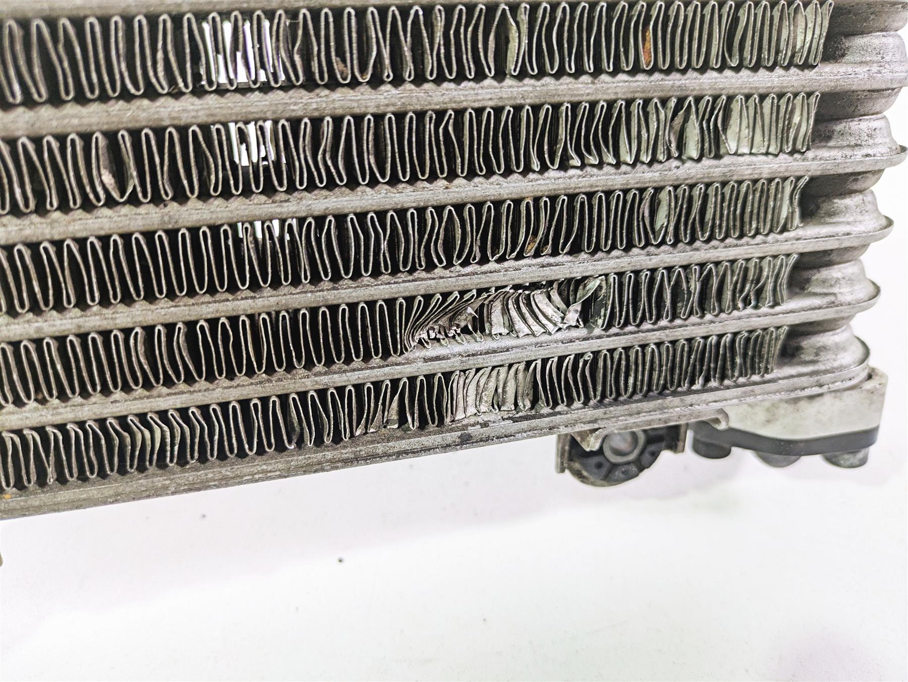 2006 Suzuki GSXR1000 K6 Oil Cooler & Lines - Read 16600-40F10 {{ shop.shopifyCountryName }} - Mototech271