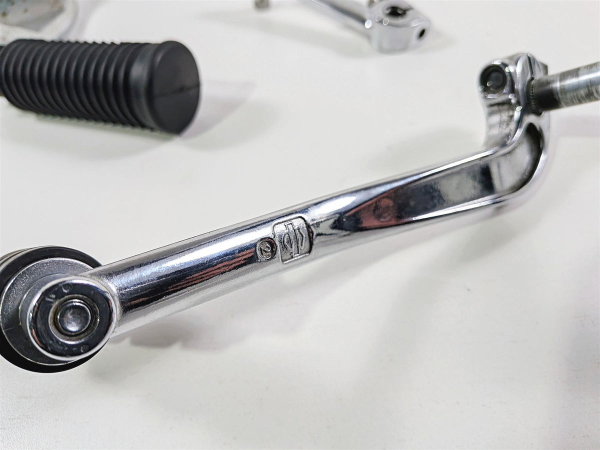 2014 Harley FXDL Dyna Low Rider Left Rider Mid Footpeg & Shifter 50500279 {{ shop.shopifyCountryName }} - Mototech271