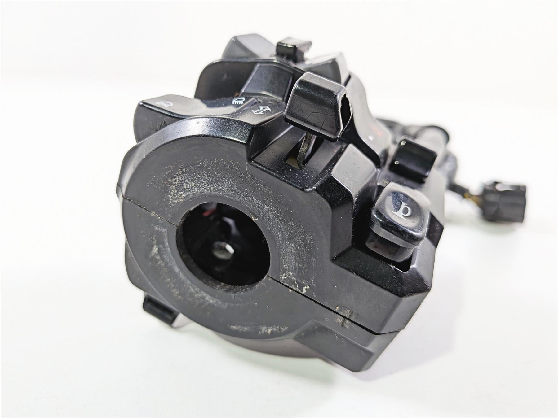 2016 Yamaha YZF R1 RN32 Left Hand Control Switch 2CR-83969-00-00 {{ shop.shopifyCountryName }} - Mototech271