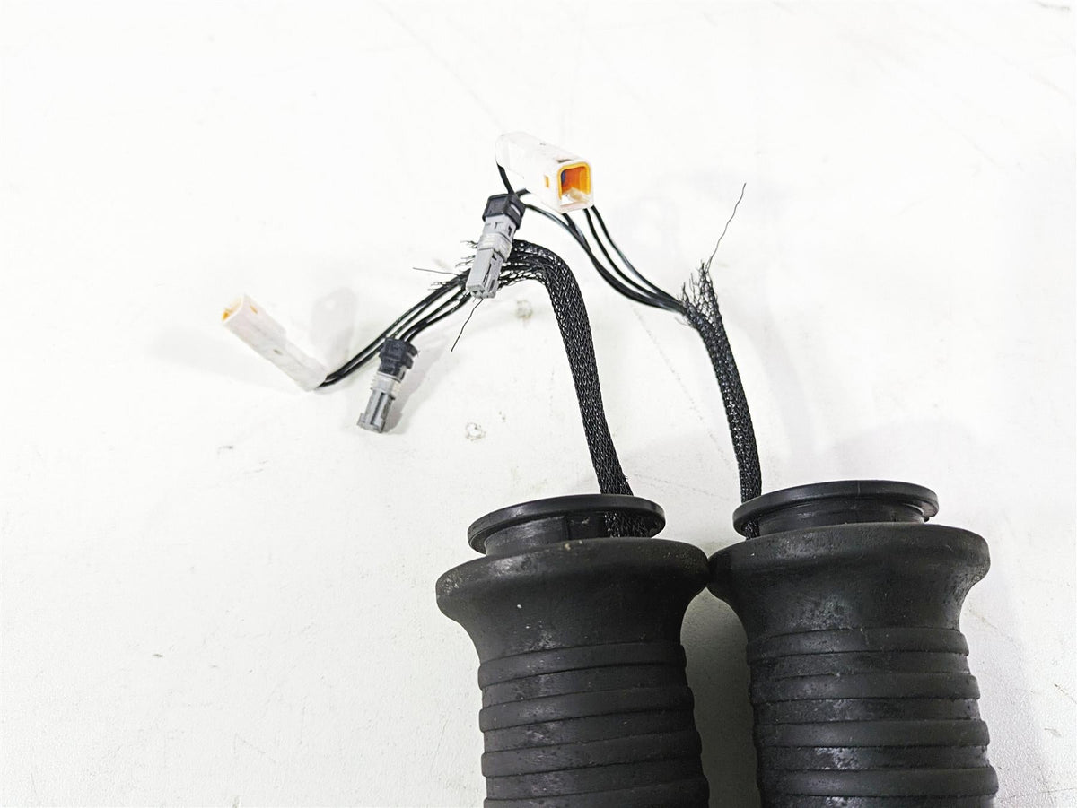 2018 Indian Chieftain Dark Horse Heated Left Right Hand Grip Set 5416650 {{ shop.shopifyCountryName }} - Mototech271