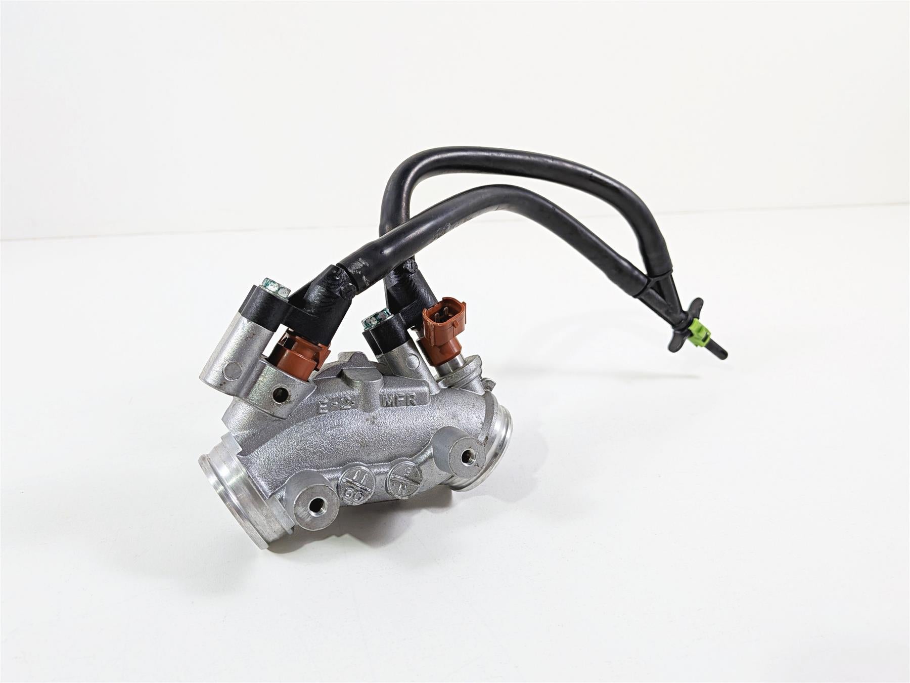 2010 Honda VT1300 CR Stateline Intake Manifold & Fuel Injectors 17111-MFR-670 {{ shop.shopifyCountryName }} - Mototech271