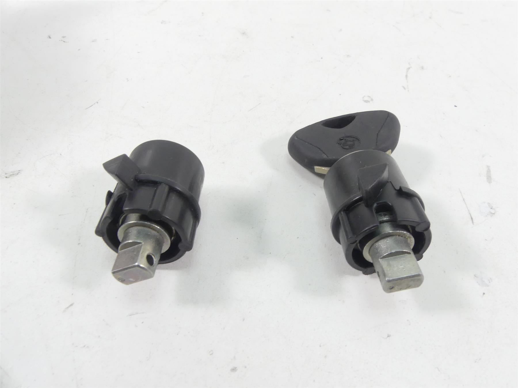 2015 BMW R1200RT K52 Hands Free Ignition Switch Key Lock Set - Read 8554655 {{ shop.shopifyCountryName }} - Mototech271