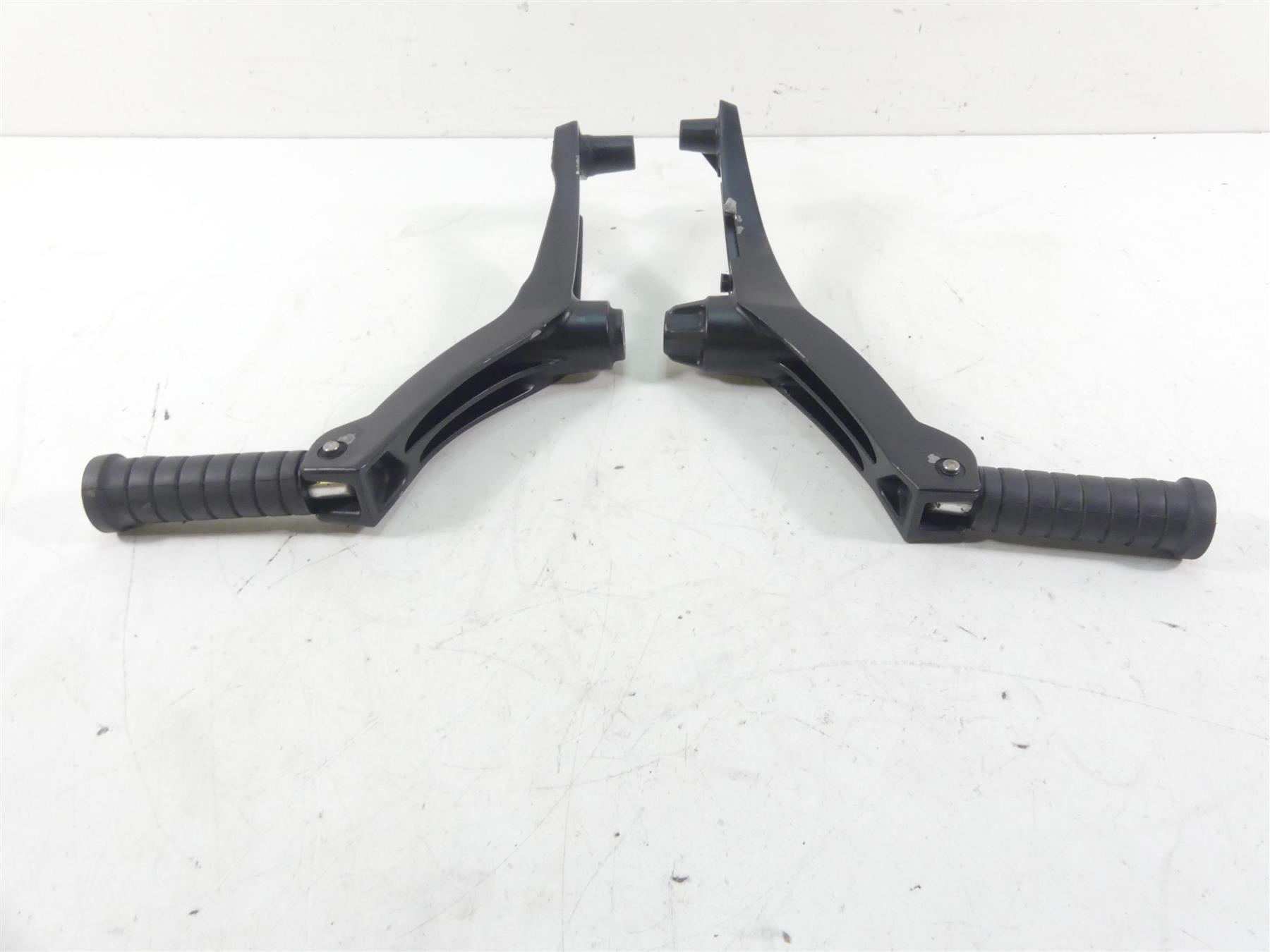 2012 Victory Cross Country Rear Passenger Footpeg Set - Read 5136384 5136385 {{ shop.shopifyCountryName }} - Mototech271