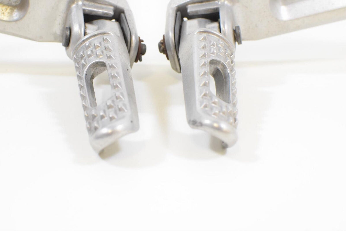 2005 Honda CBR1000RR CBR1000 RR Rear Passenger Footpeg SET 50750-MEL-000 {{ shop.shopifyCountryName }} - Mototech271