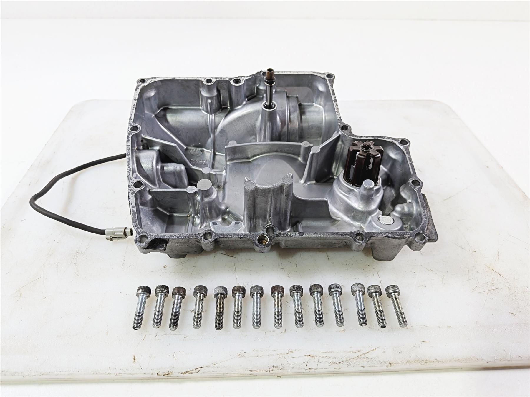2008 Yamaha YZF R1 RN19 Bottom Motor Cover Oil Pan 4C8-13417-00-00 4C8-13400-00 {{ shop.shopifyCountryName }} - Mototech271