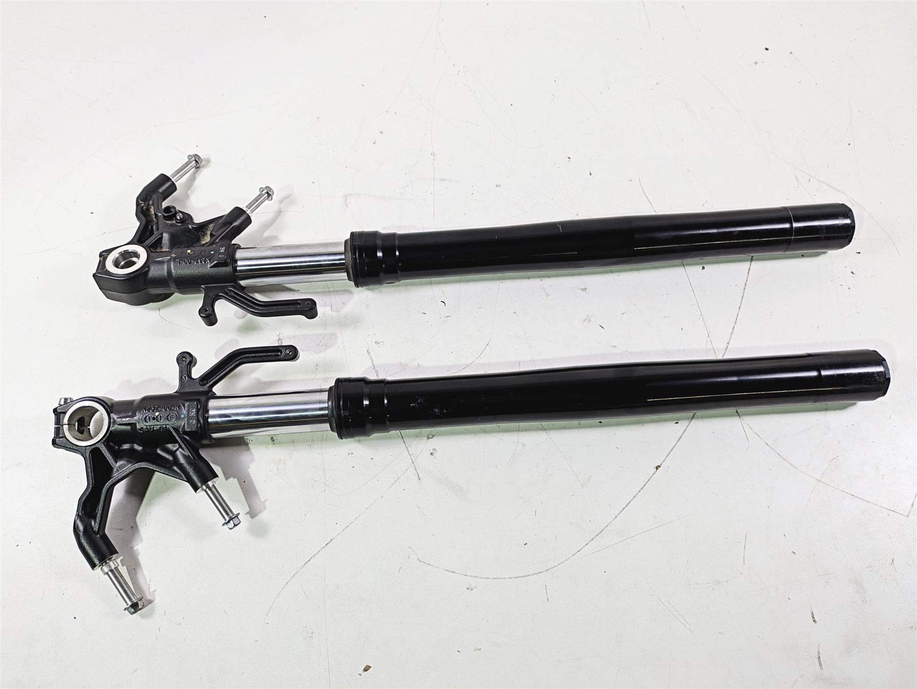 2024 Kawasaki ZX6R ZX636 Ninja Straight Showa Front Fork Leg Set 40mi 44071-1598 {{ shop.shopifyCountryName }} - Mototech271