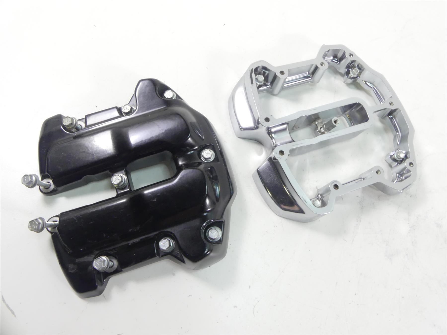 2018 Harley FLHC Softail Heritage Rear Cylinder Head Cylinderhead M8 16500404 {{ shop.shopifyCountryName }} - Mototech271