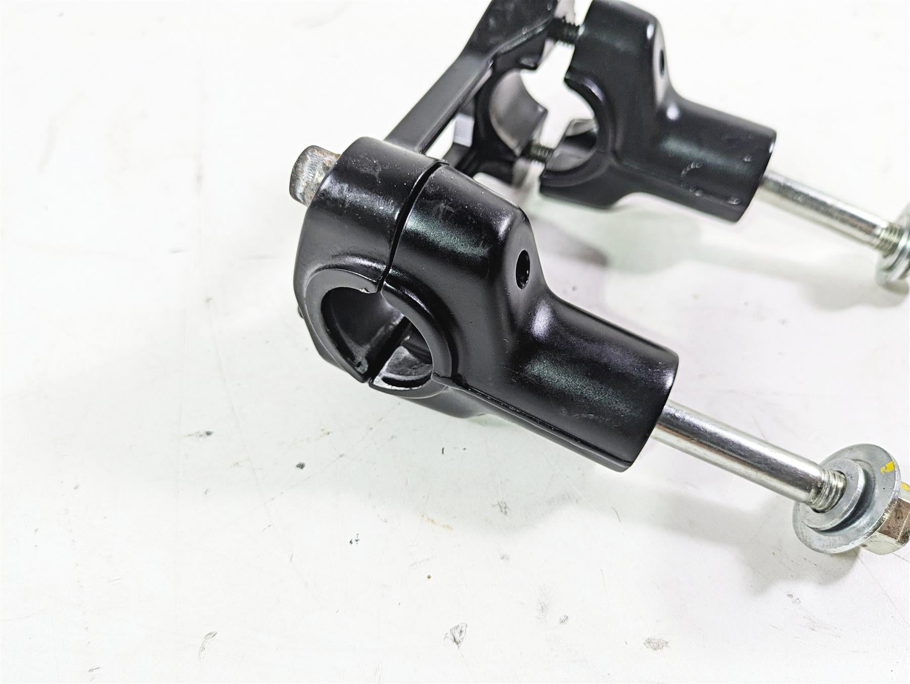 2018 Ducati Hypermotard 939 SP Handlebar Riser Holder Set 36011451AA {{ shop.shopifyCountryName }} - Mototech271