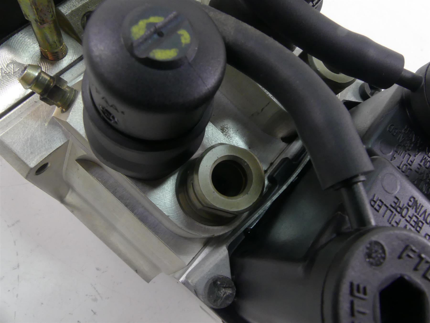 2003 BMW R1150 GS R21 Abs Brake Pump Block Module Integral 34517660909 {{ shop.shopifyCountryName }} - Mototech271