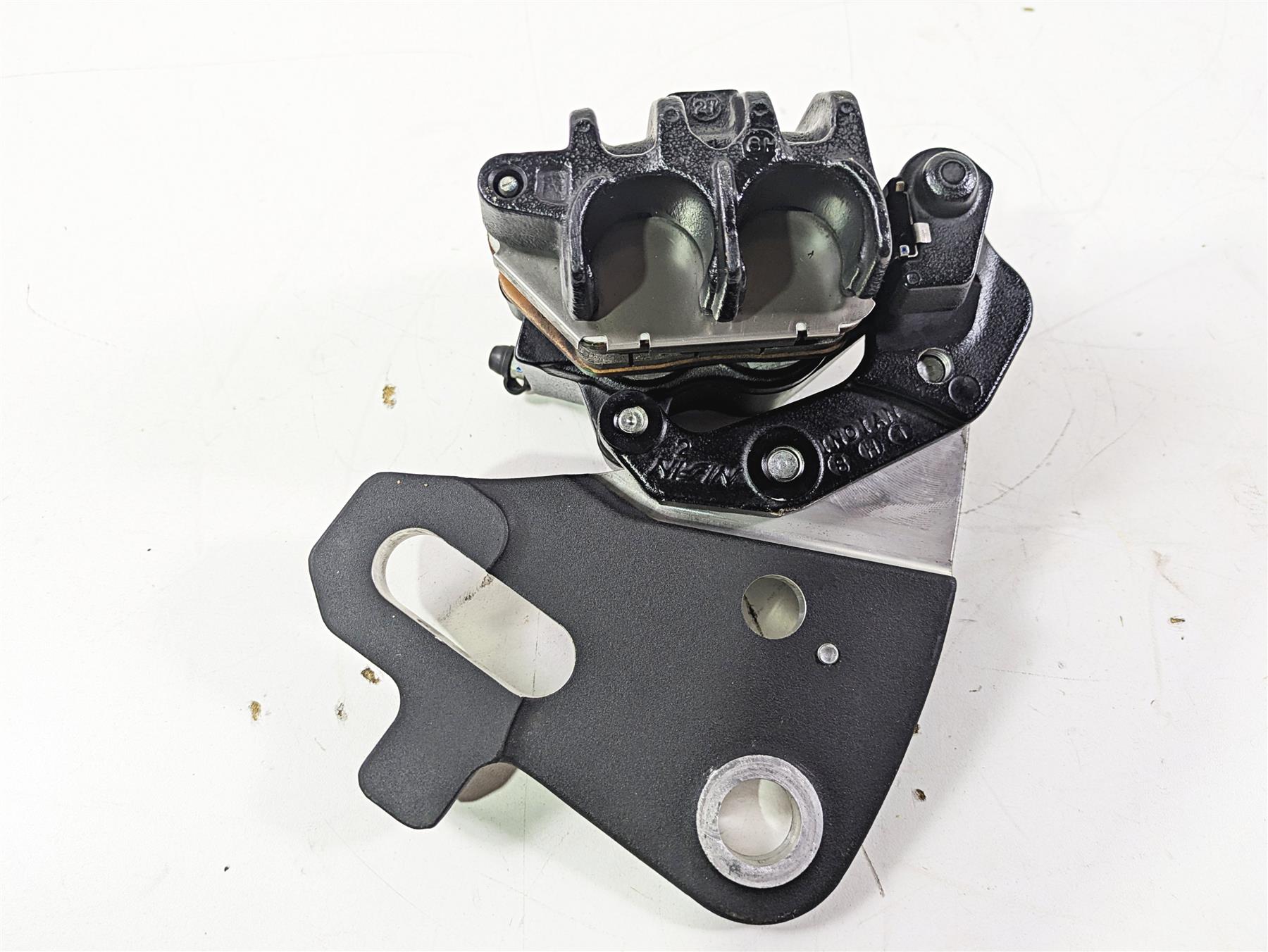 2019 Indian Chieftain Limited Rear Brake Caliper &B Bracket 1912006 {{ shop.shopifyCountryName }} - Mototech271