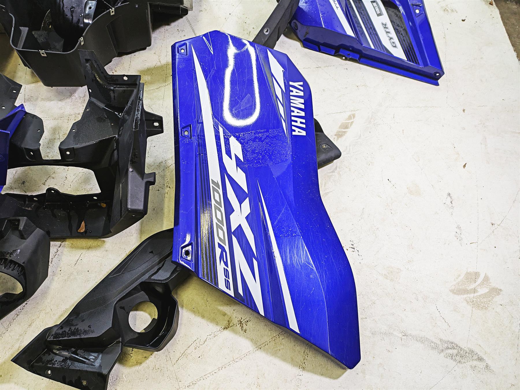 2018 Yamaha YXZ1000R EPS SS Hood Door Side Panel Fairings -Read 2HC-F162R {{ shop.shopifyCountryName }} - Mototech271