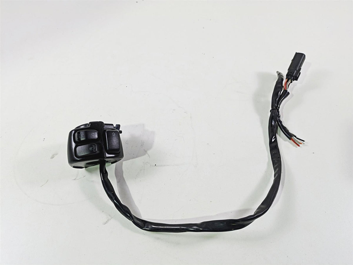2011 Harley FXDC Dyna Super Glide Right Hand Control Switch - Read 71684-06A {{ shop.shopifyCountryName }} - Mototech271