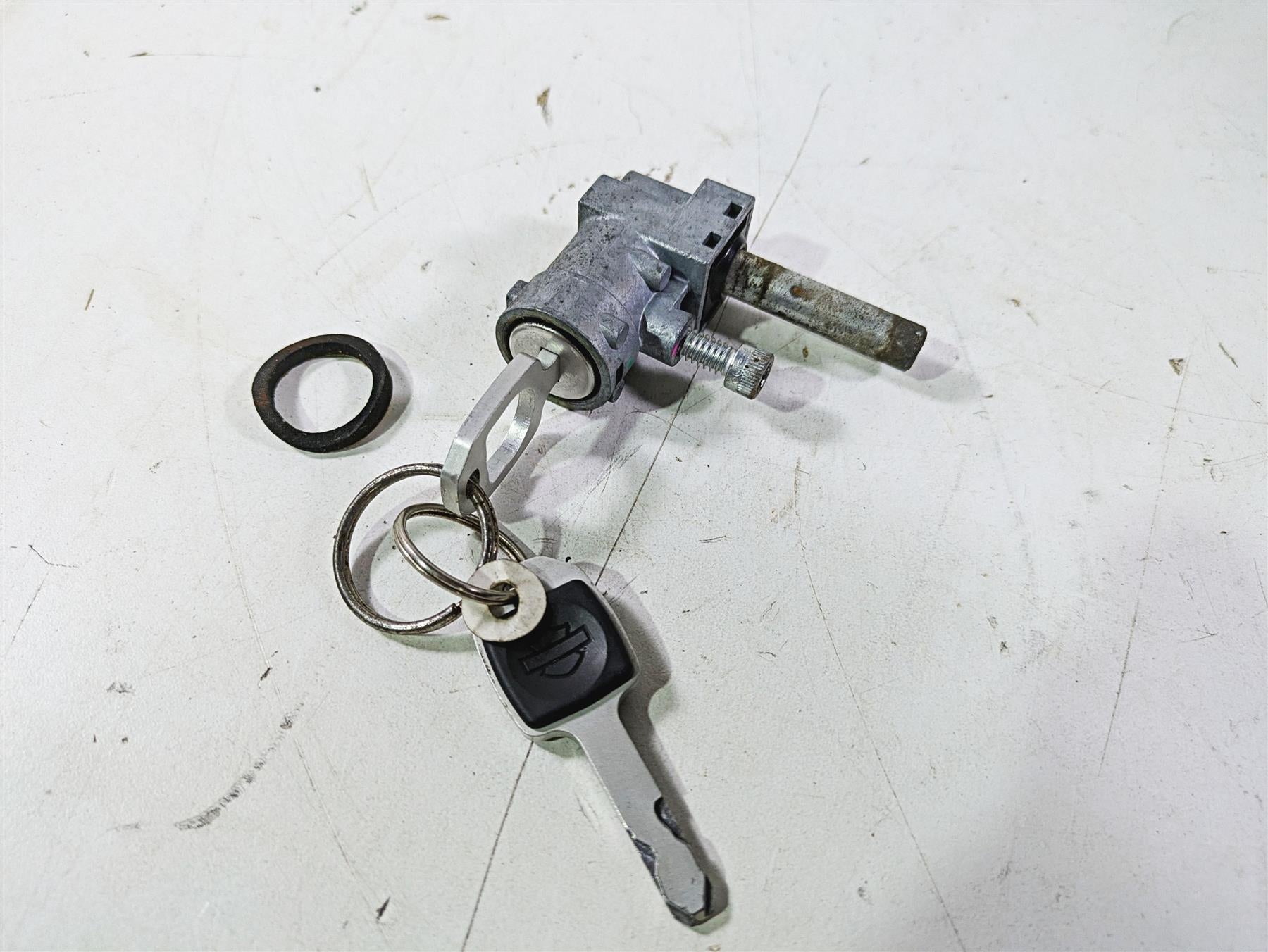 2018 Harley Softail FXFBS Fat Bob Fork Lock Keys Set 45600049 {{ shop.shopifyCountryName }} - Mototech271