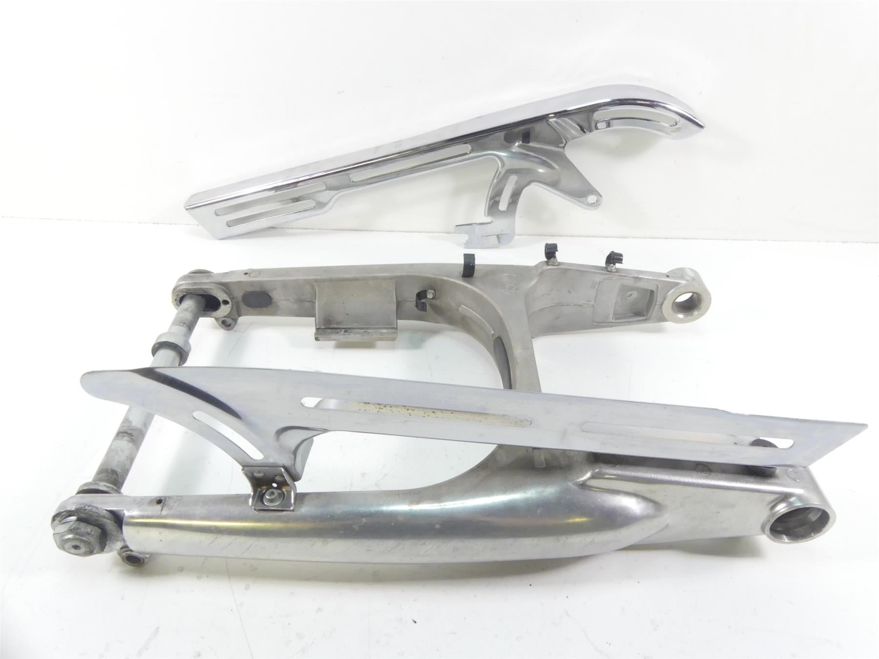 2006 Harley VRSCD Night V Rod Rear Swingarm Swing Arm & Axle Set 48372-05A {{ shop.shopifyCountryName }} - Mototech271