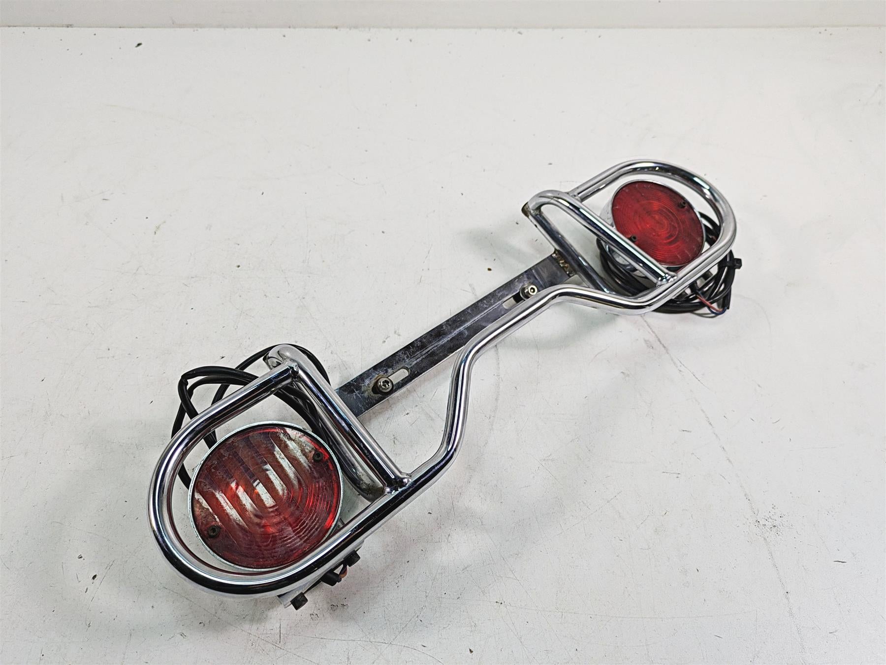 1999 Harley Touring FLHTC Electra Glide Rear Plate Holder Light Bar 68230-97 {{ shop.shopifyCountryName }} - Mototech271