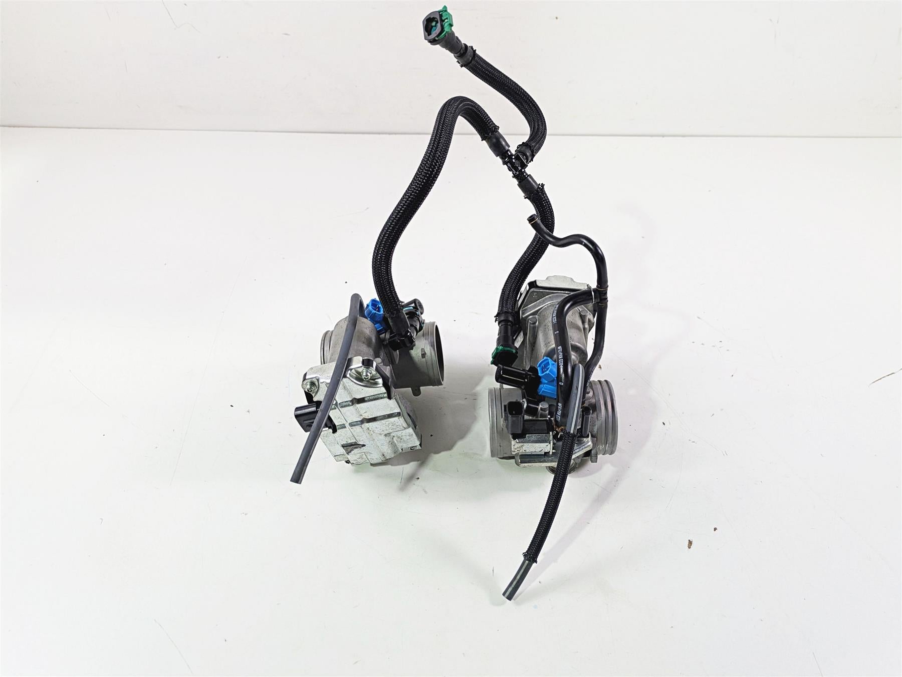 2020 Suzuki V-Strom 1050 XT Mikuni Throttle Body & Injector Set 13400-06L00 {{ shop.shopifyCountryName }} - Mototech271