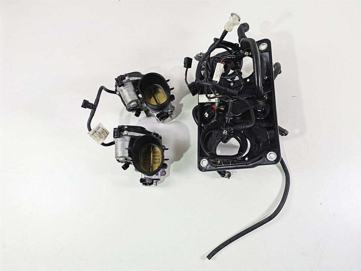 2022 Ducati Streetfighter V2 Throttle Bodies & Air Box Set 44212343B 28241121A {{ shop.shopifyCountryName }} - Mototech271