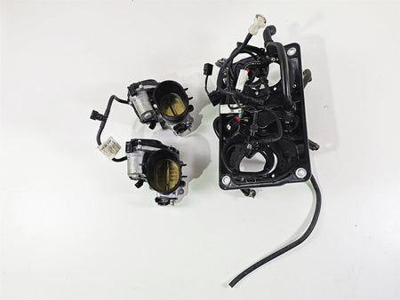 2022 Ducati Streetfighter V2 Throttle Bodies & Air Box Set 44212343B 28241121A {{ shop.shopifyCountryName }} - Mototech271