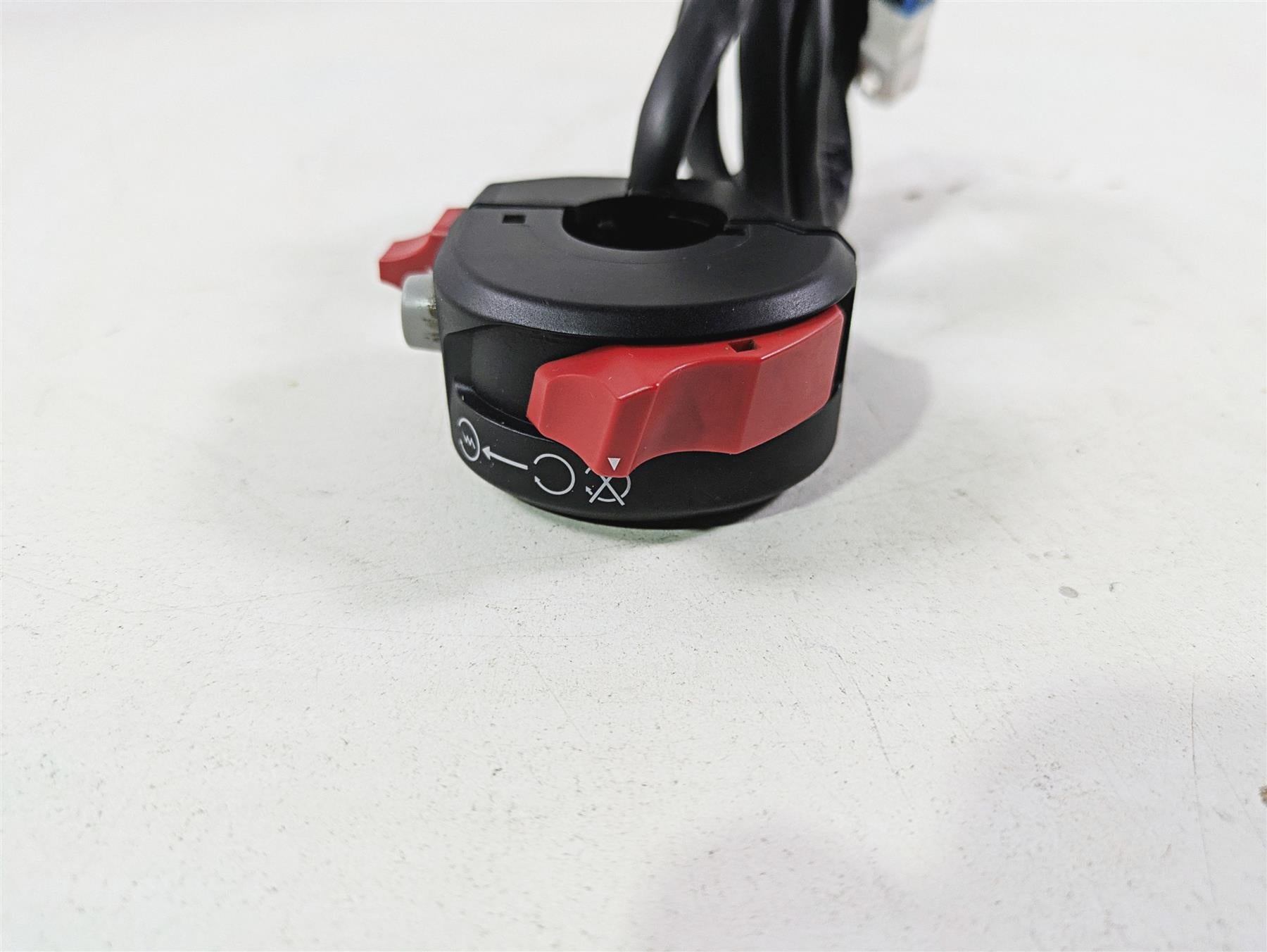 2022 Ducati Scrambler Desert Sled Right Hand Start Stop Control Switch 65010241D {{ shop.shopifyCountryName }} - Mototech271