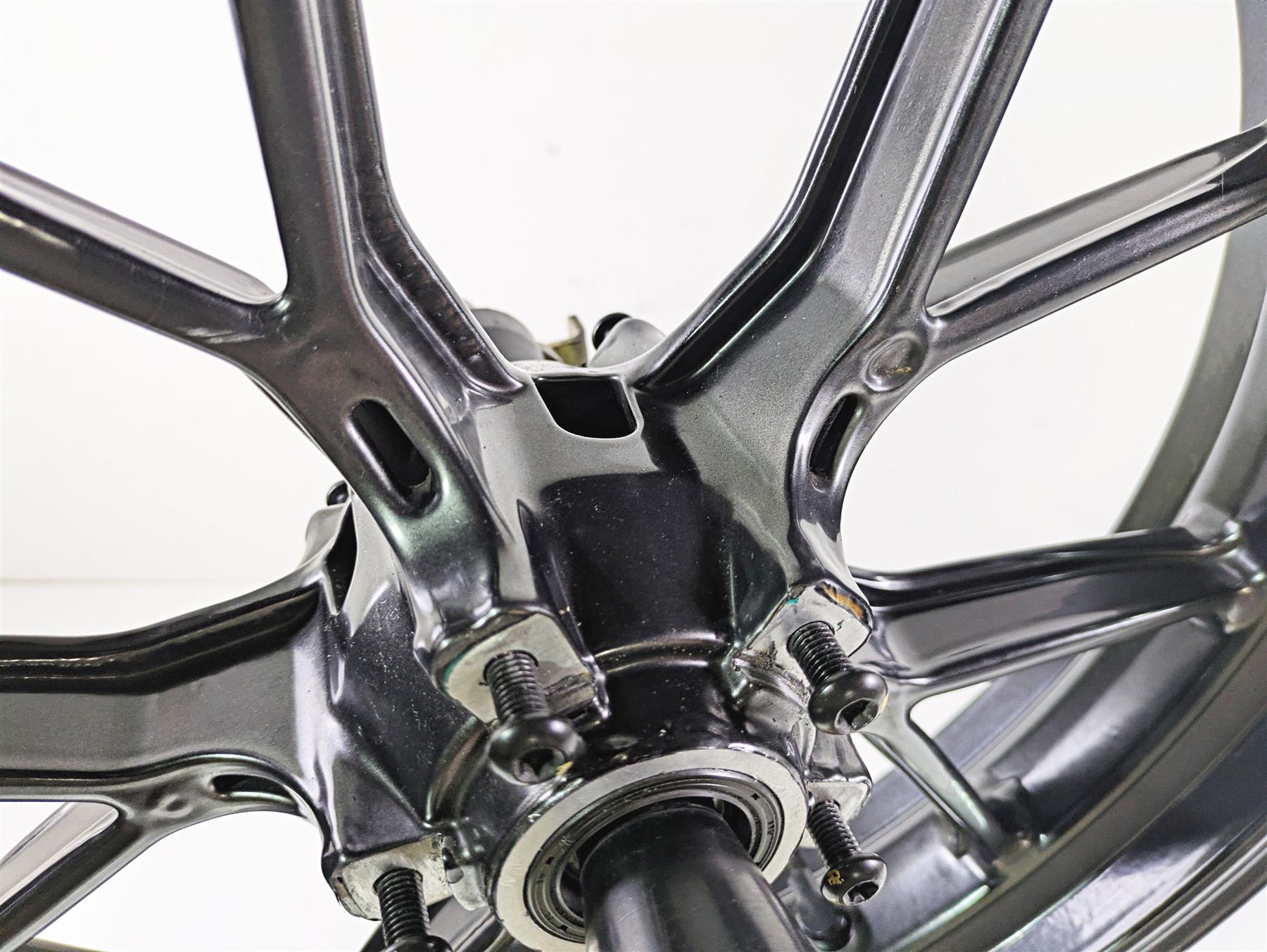 2010 Ducati Streetfighter 1098 S 17x3.5 Front Wheel Cast - Runout 50121151AF {{ shop.shopifyCountryName }} - Mototech271
