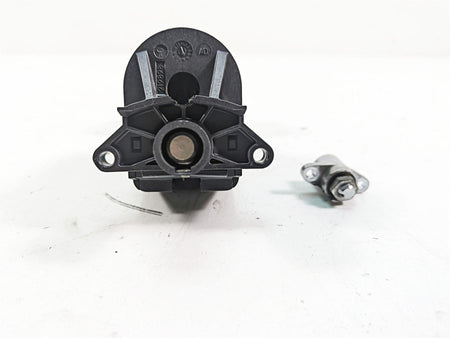 2013 Harley Touring FLHX Street Glide Ignition Switch Lock Set - Vin 71572-06 {{ shop.shopifyCountryName }} - Mototech271