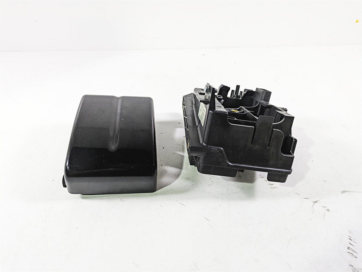 2017 Harley Dyna FXDB Street Bob Electrical Carrier & Black Cover 70367-12 {{ shop.shopifyCountryName }} - Mototech271