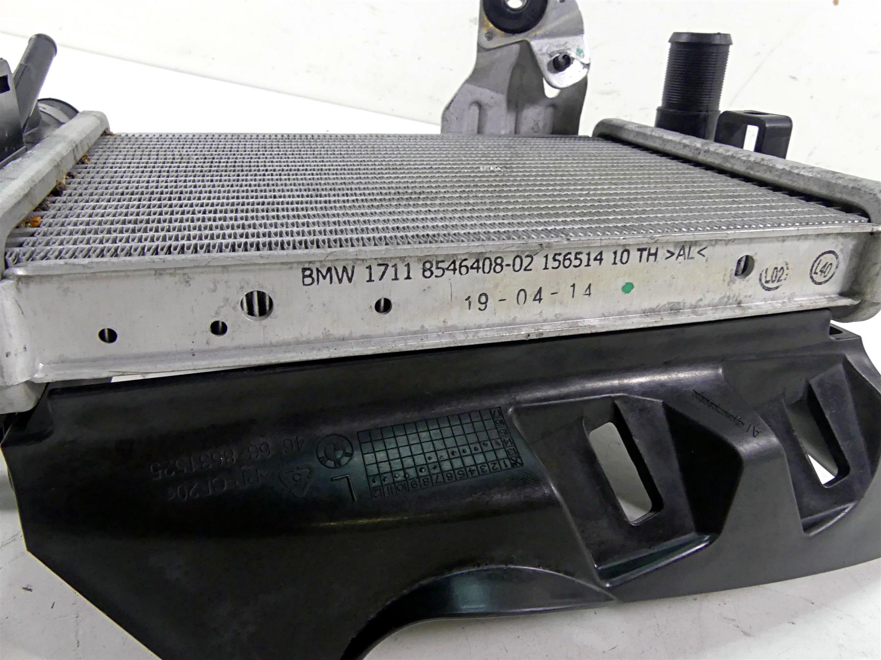 2015 BMW R1200GS GSW K50 Left Radiator + Cover 17118546408 {{ shop.shopifyCountryName }} - Mototech271