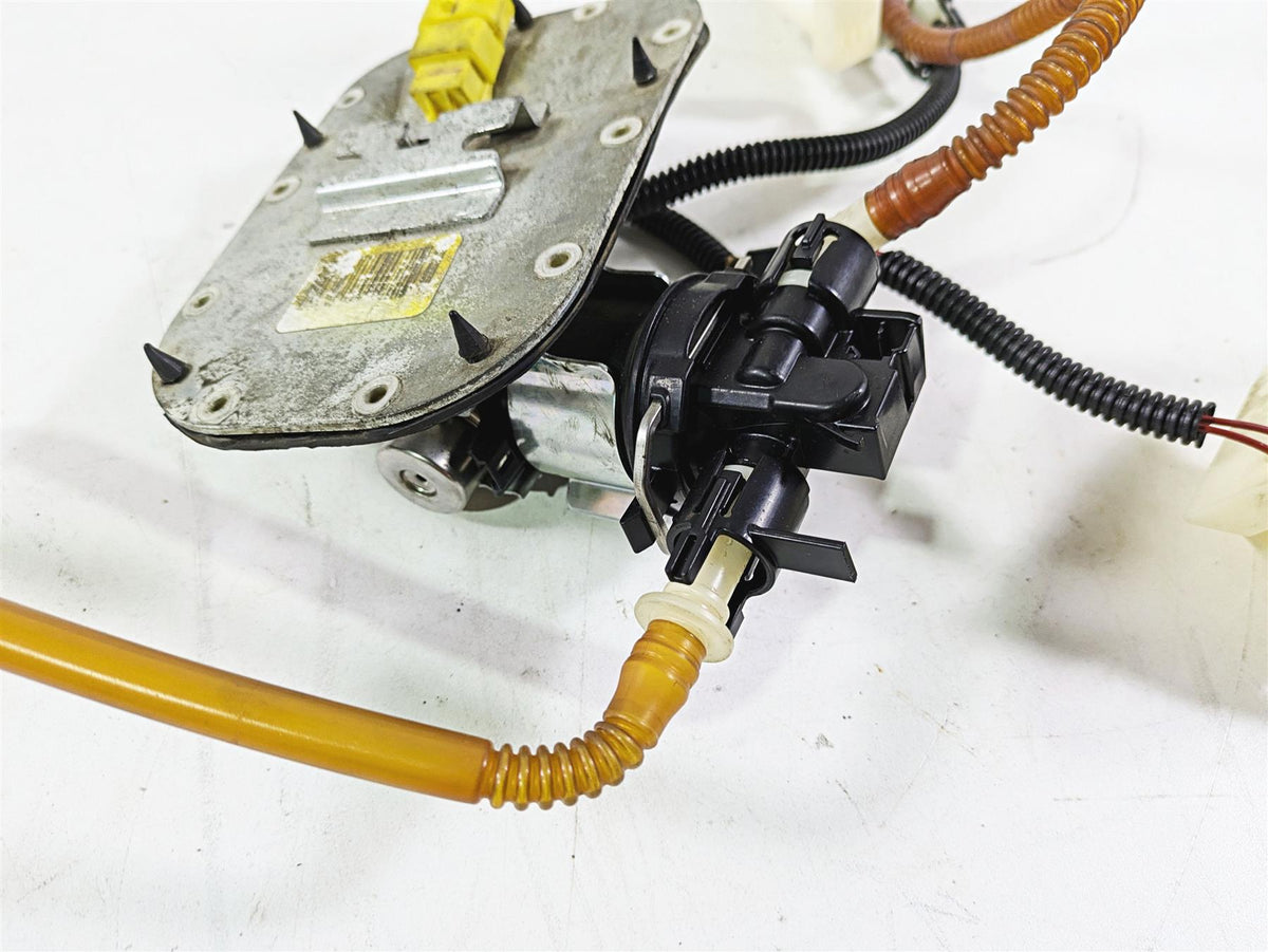 2008 Harley FLSTSB Cross Bones Fuel Gas Petrol Pump - Tested 75252-08 75284-08A {{ shop.shopifyCountryName }} - Mototech271