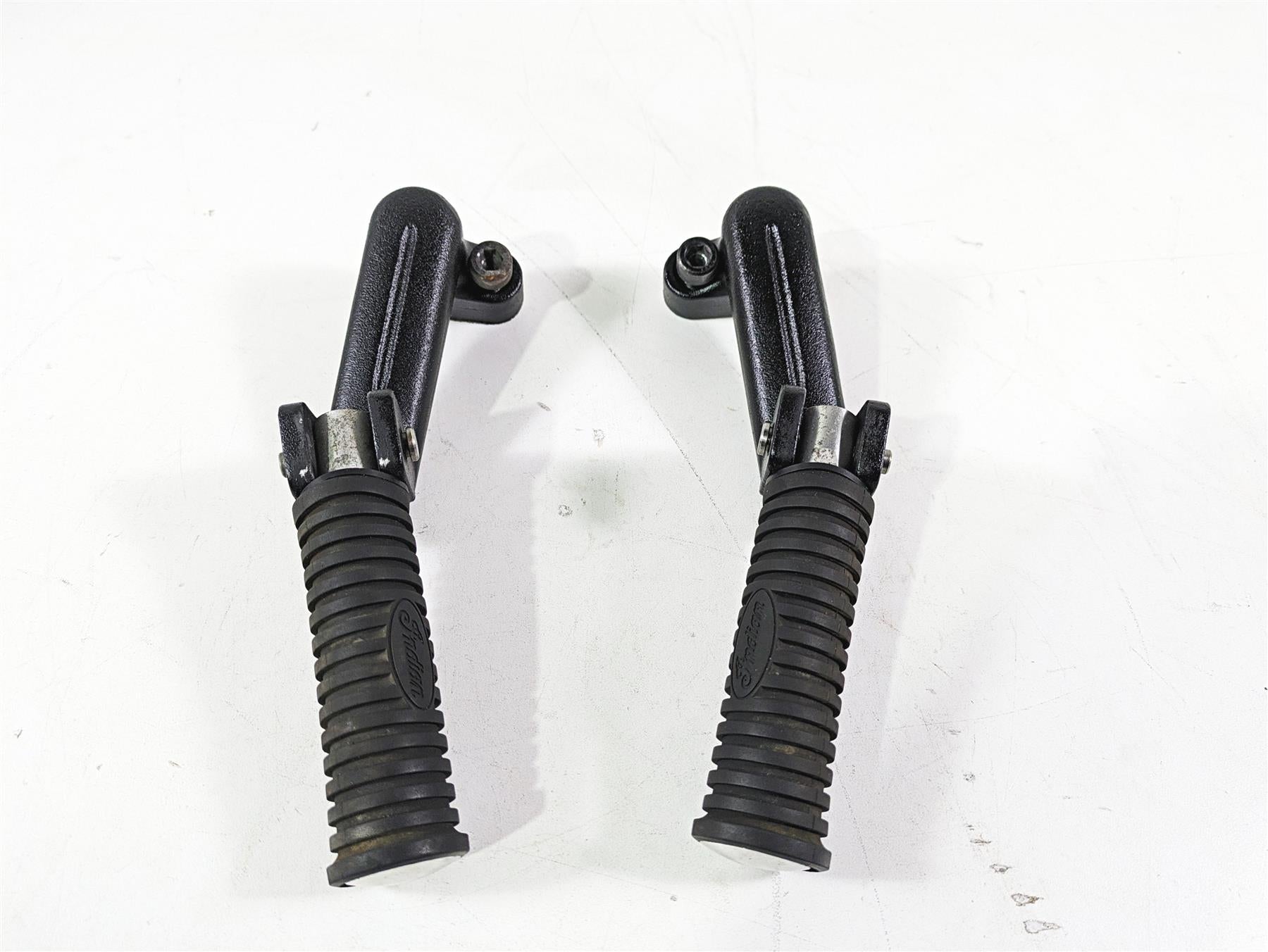 2018 Indian Chieftain Dark Horse Rear Passenger Foot Pegs 5140869 5140870 {{ shop.shopifyCountryName }} - Mototech271