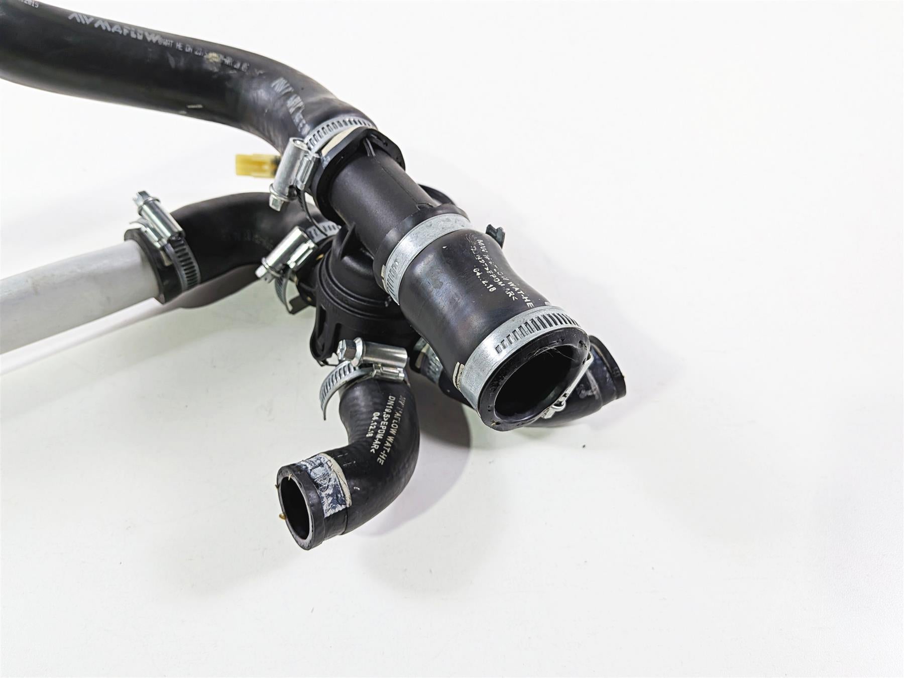 2019 Ducati Panigale V4S V4 S Corse Radiator Hoses & Thermostat 55320161A {{ shop.shopifyCountryName }} - Mototech271