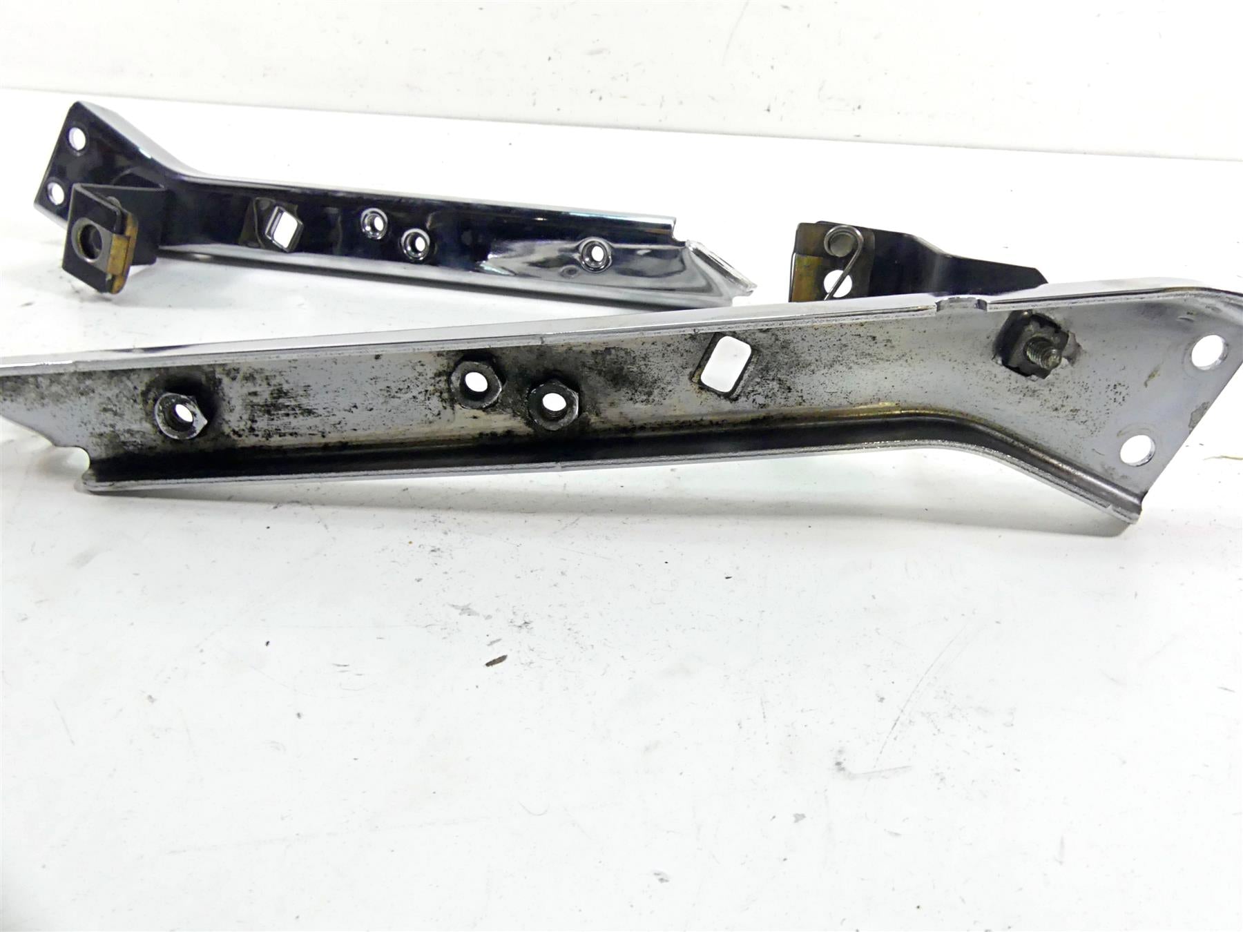 2006 Harley Touring FLHTCU SE E-Glide Saddlebag Support Bracket Set 90718-95A {{ shop.shopifyCountryName }} - Mototech271