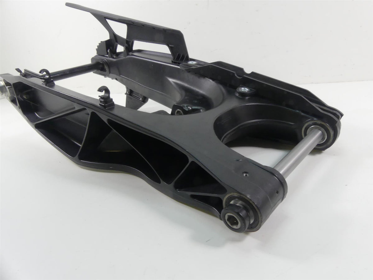 2019 KTM 1290R Super Adventure Swingarm & 25mm Axle & Pivot Bolt 6040403004433 {{ shop.shopifyCountryName }} - Mototech271