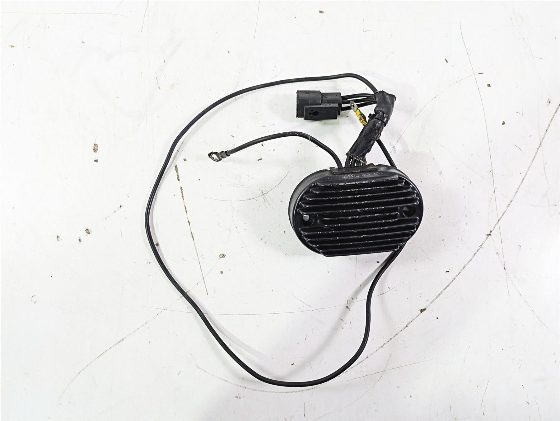 2005 Harley Softail FLSTSCI Heritage Springer Rectifier Volt Regulator 74540-01 {{ shop.shopifyCountryName }} - Mototech271