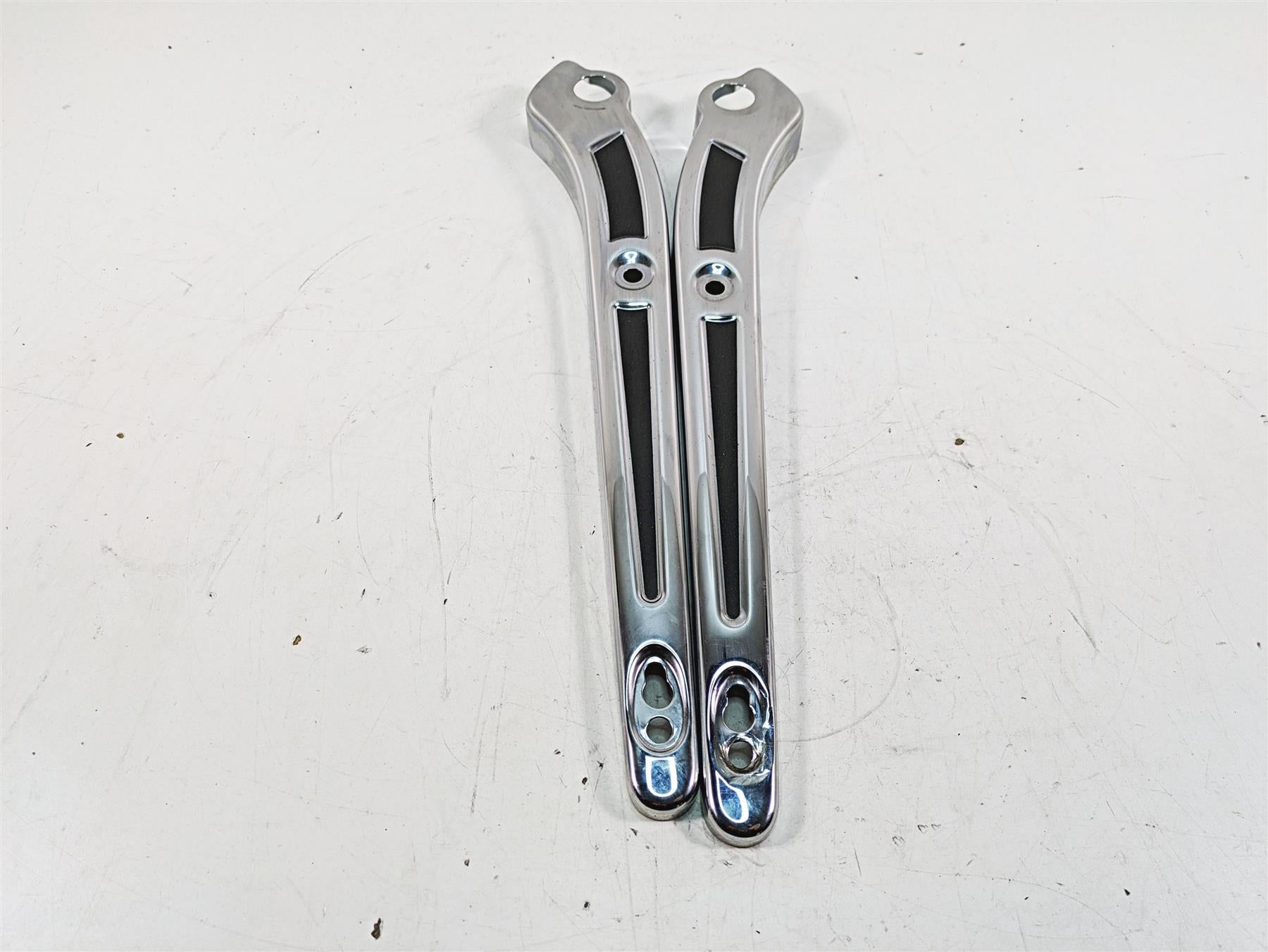 2015 Harley FXDL Dyna Low Rider Rear Fender Struts Braces - Read 57300024 {{ shop.shopifyCountryName }} - Mototech271