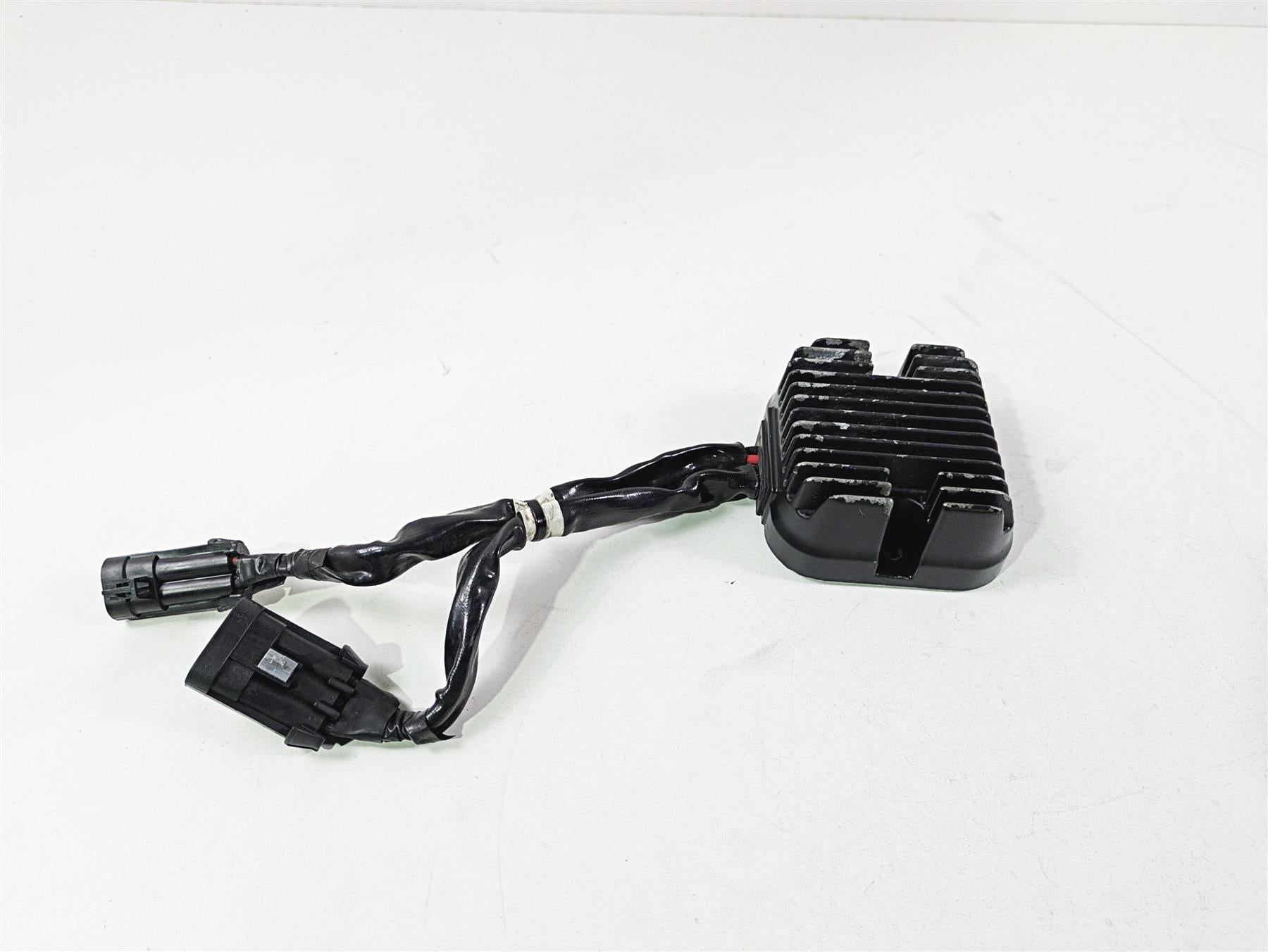 2017 Indian Chieftain Limited Rectifier Voltage Regulator 4014300 {{ shop.shopifyCountryName }} - Mototech271