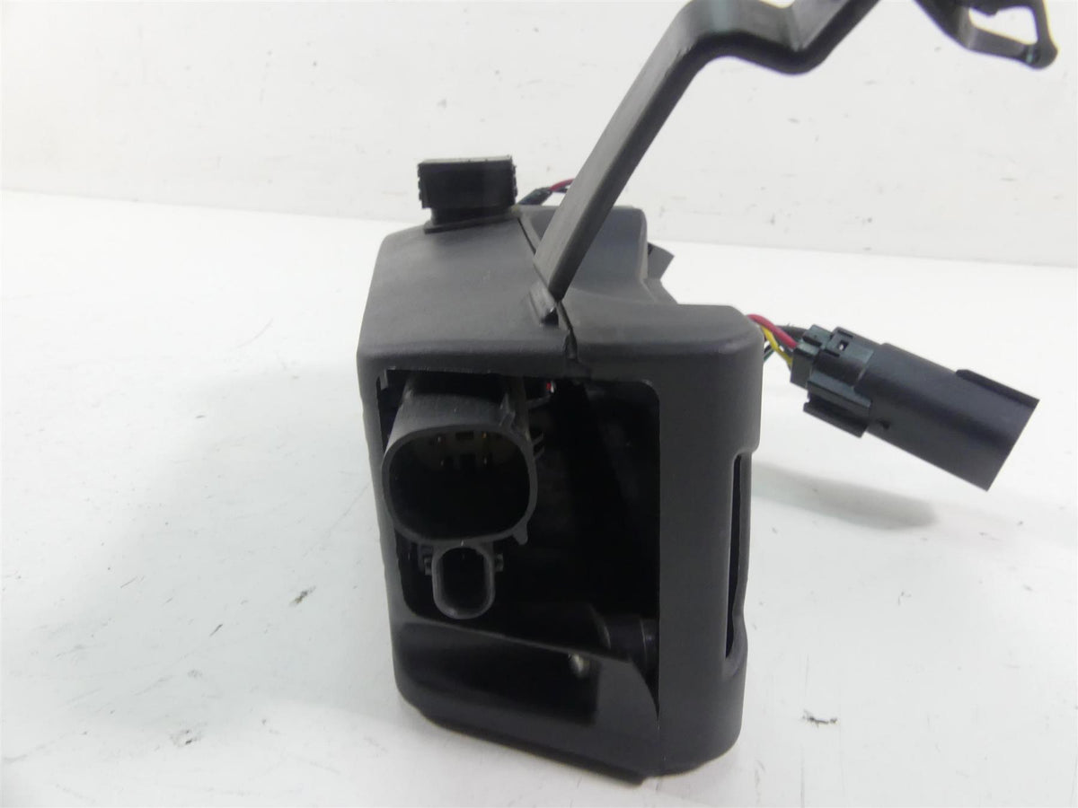 2021 Harley Softail FLSB Sport Glide Horn & Wiring Box 69201654 {{ shop.shopifyCountryName }} - Mototech271