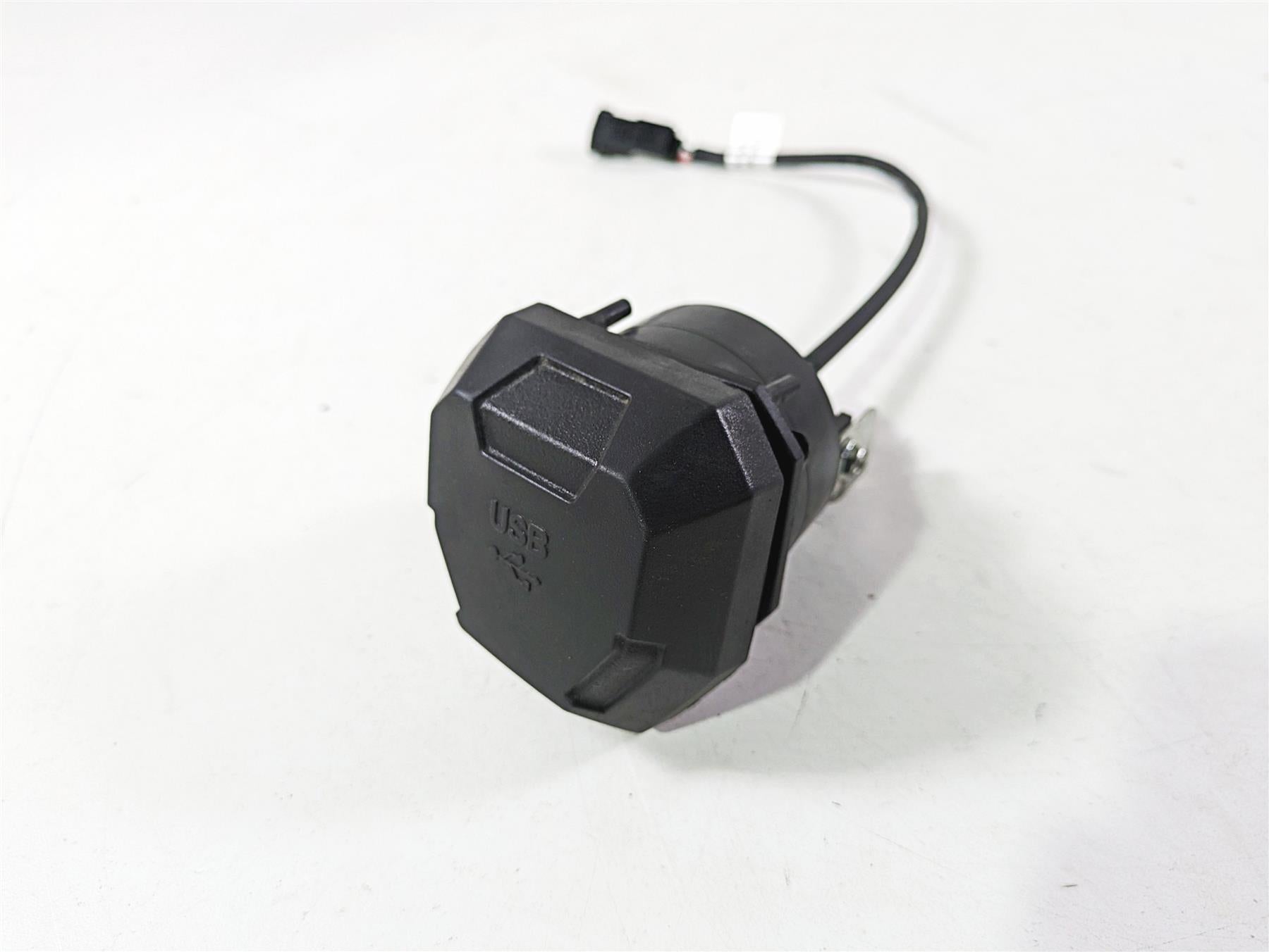 2023 Kawasaki KLR KL 650 Adventure Dash Usb Port & Housing 59221-0021 {{ shop.shopifyCountryName }} - Mototech271